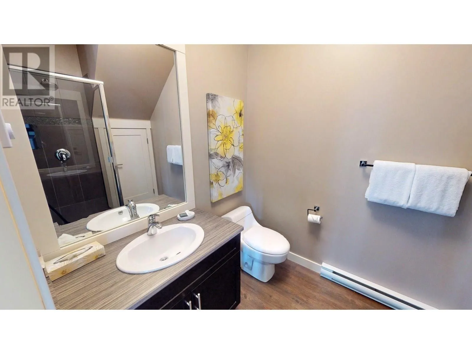 900 BIGHORN Boulevard Unit# 915 E