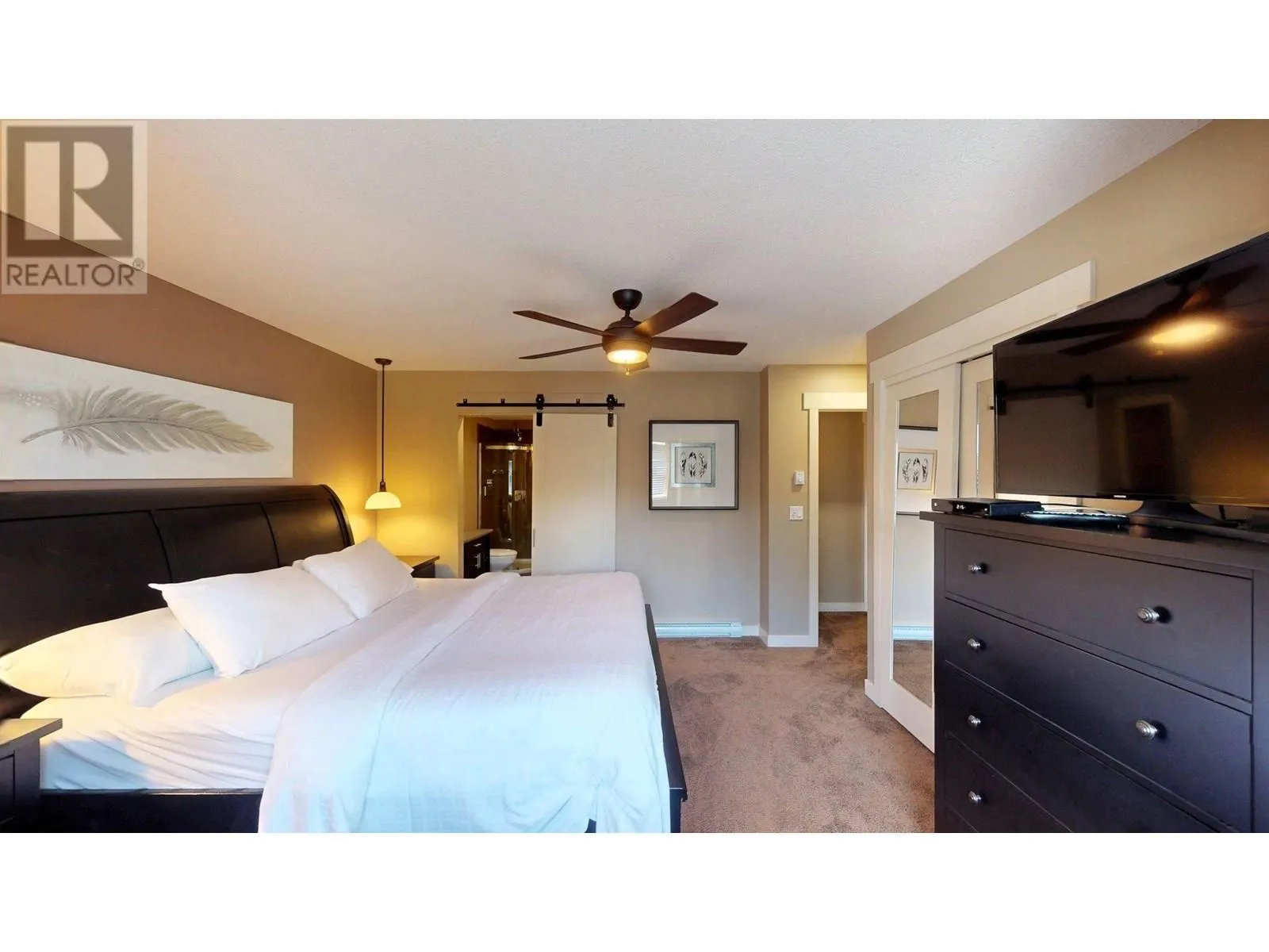 900 BIGHORN Boulevard Unit# 915 E