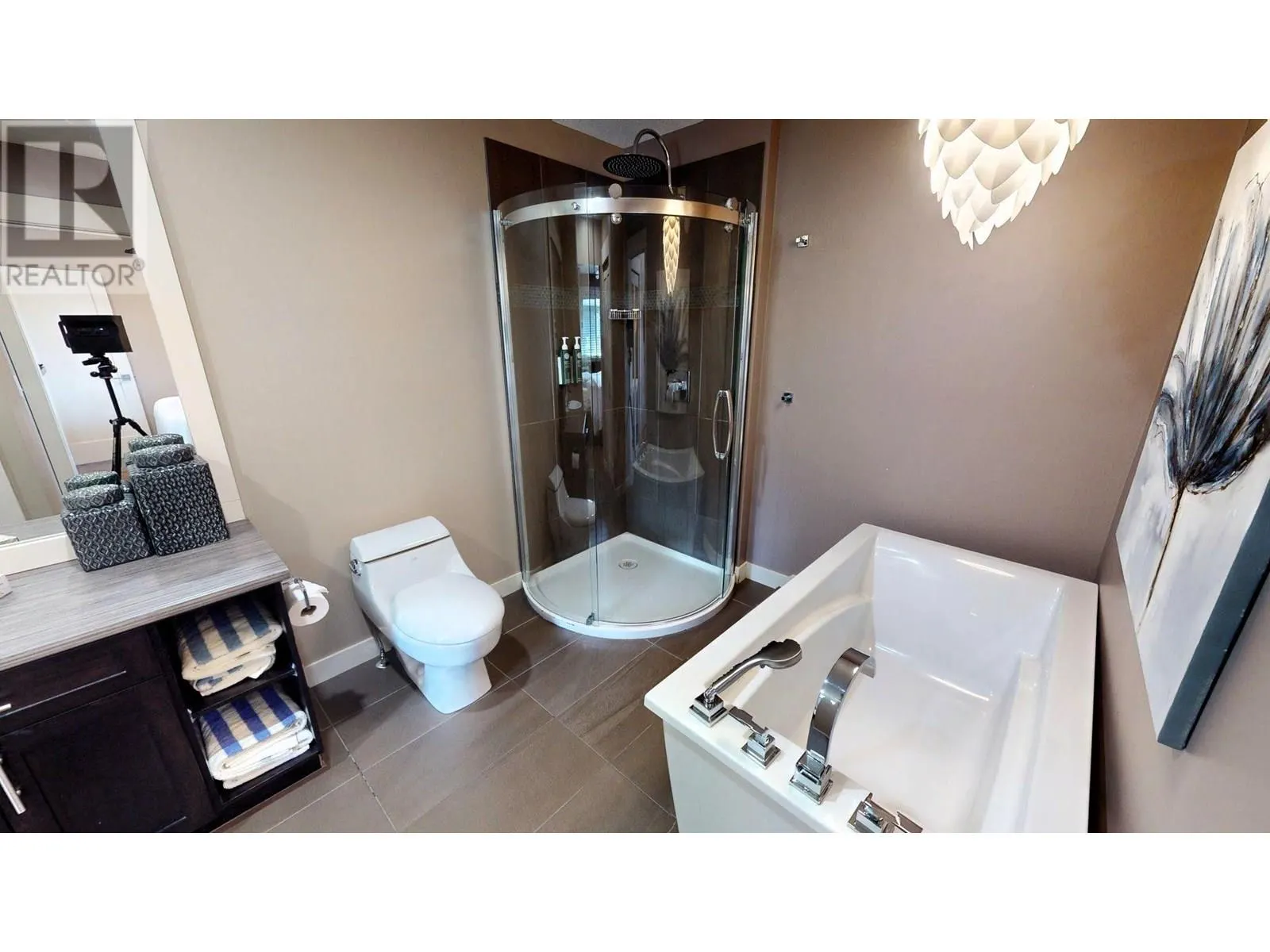 900 BIGHORN Boulevard Unit# 915 E