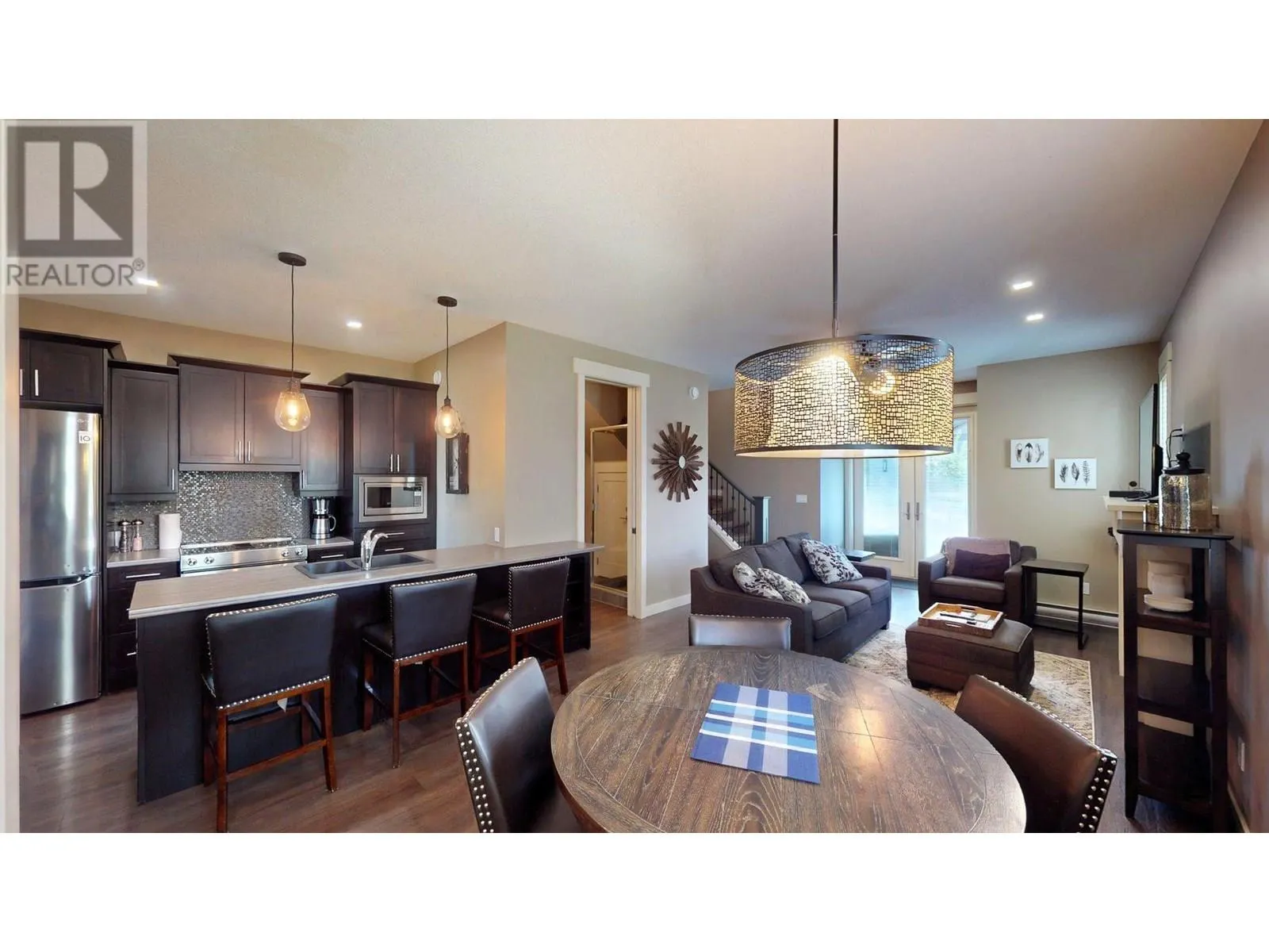 900 BIGHORN Boulevard Unit# 915 E
