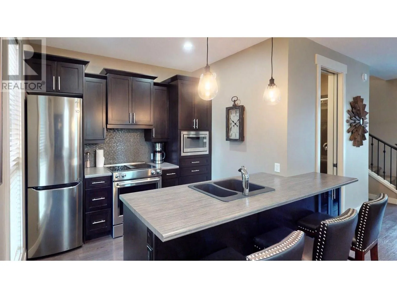 900 BIGHORN Boulevard Unit# 915 E
