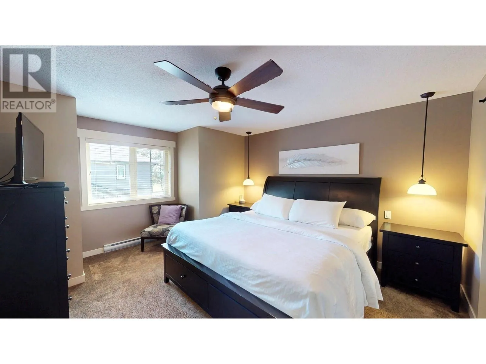 900 BIGHORN Boulevard Unit# 915 E