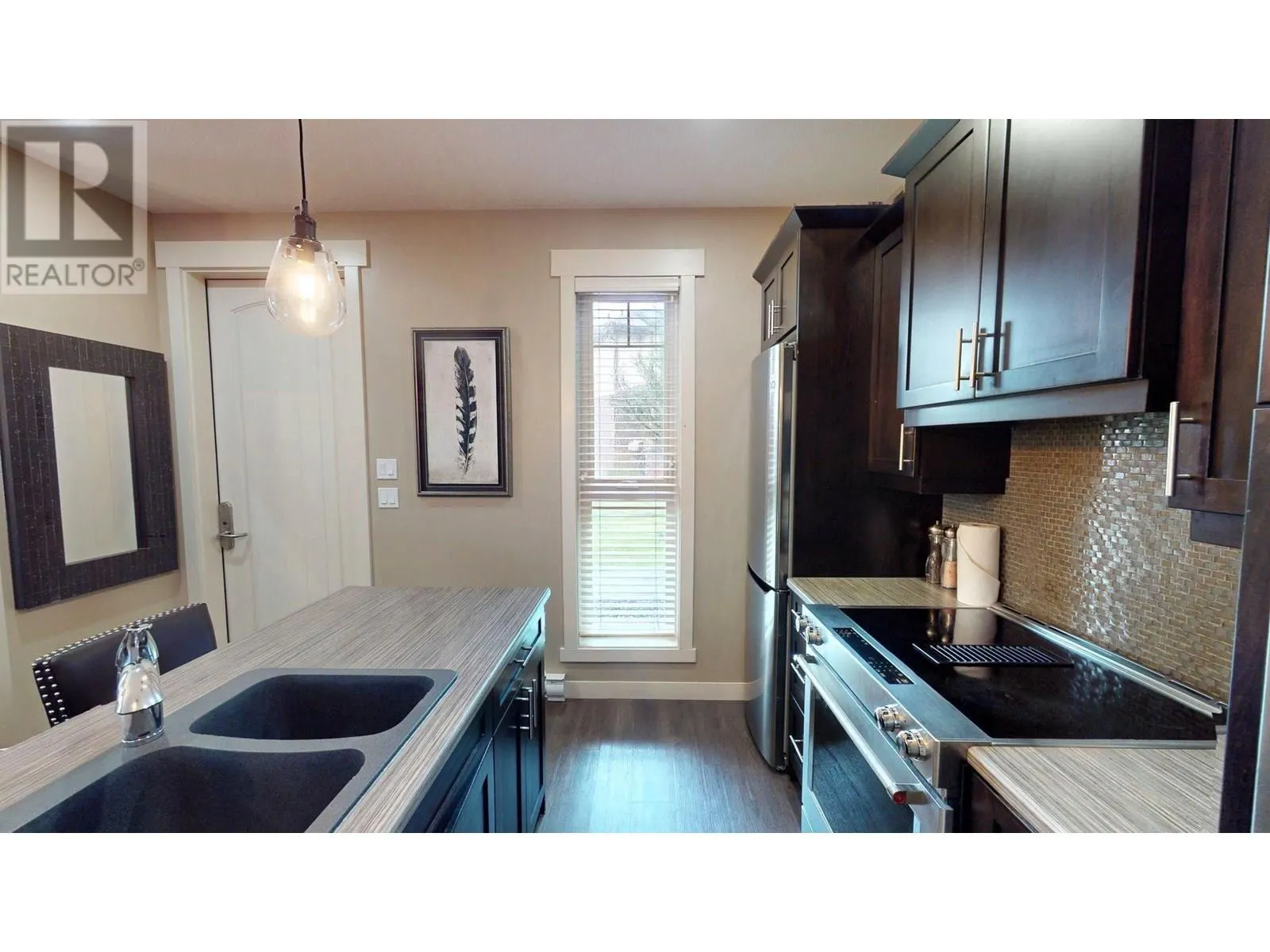 900 BIGHORN Boulevard Unit# 915 E