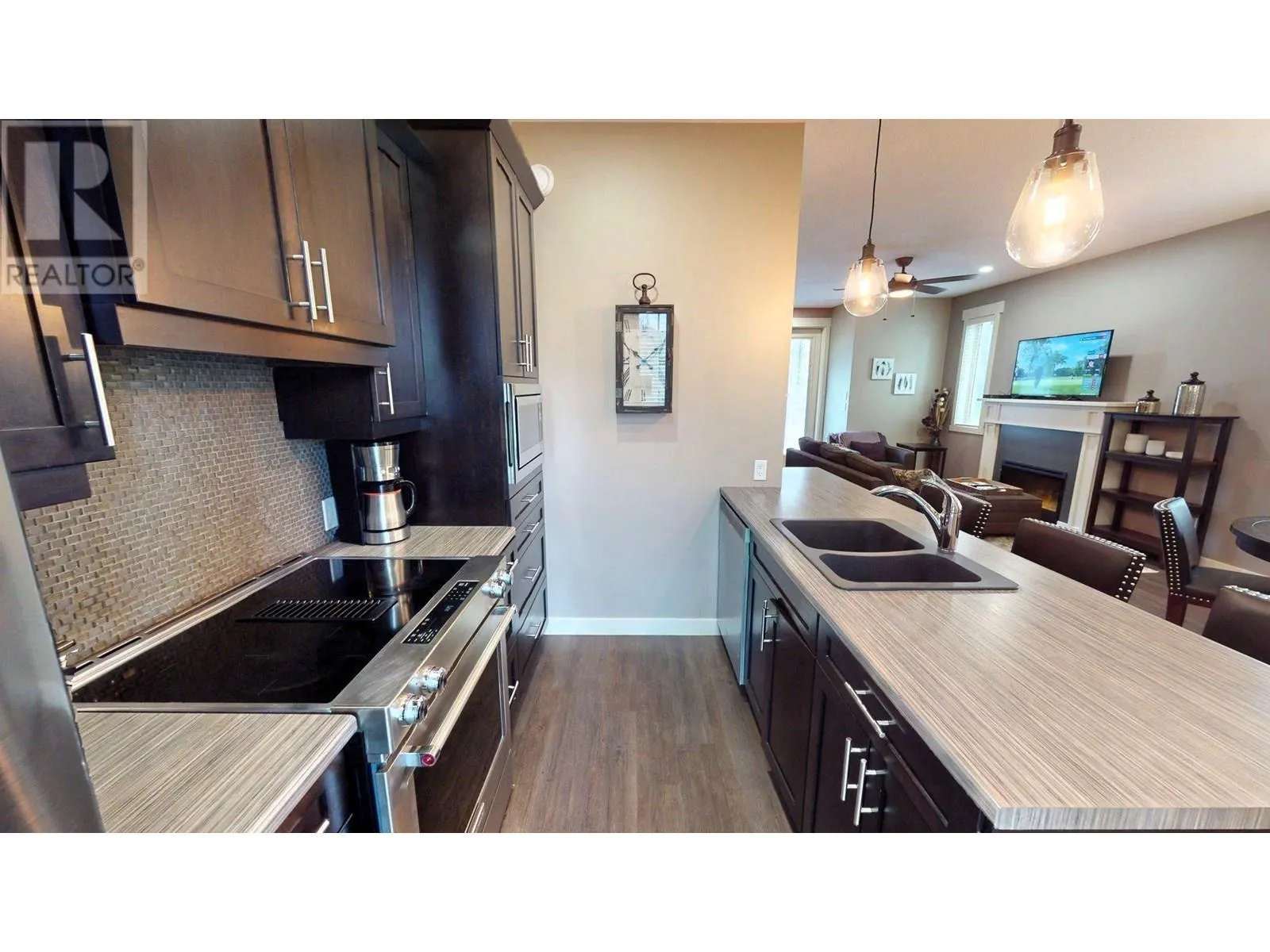 900 BIGHORN Boulevard Unit# 915 E