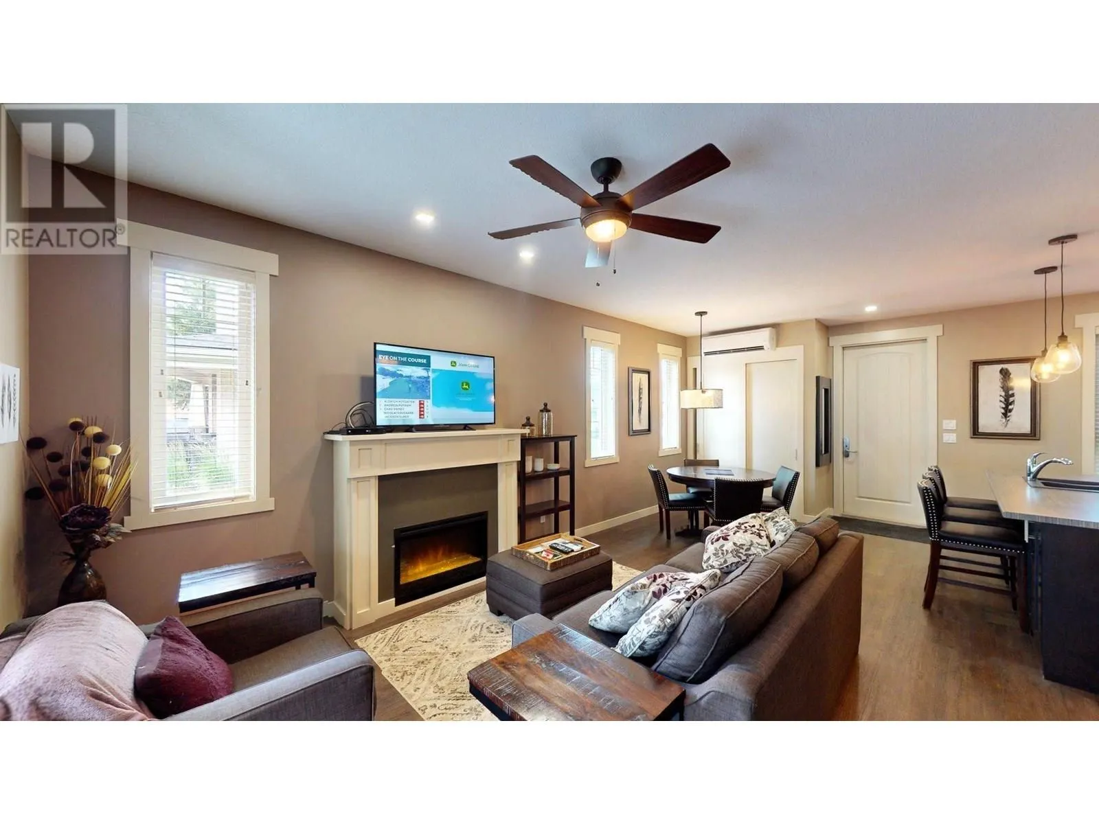 900 BIGHORN Boulevard Unit# 915 E