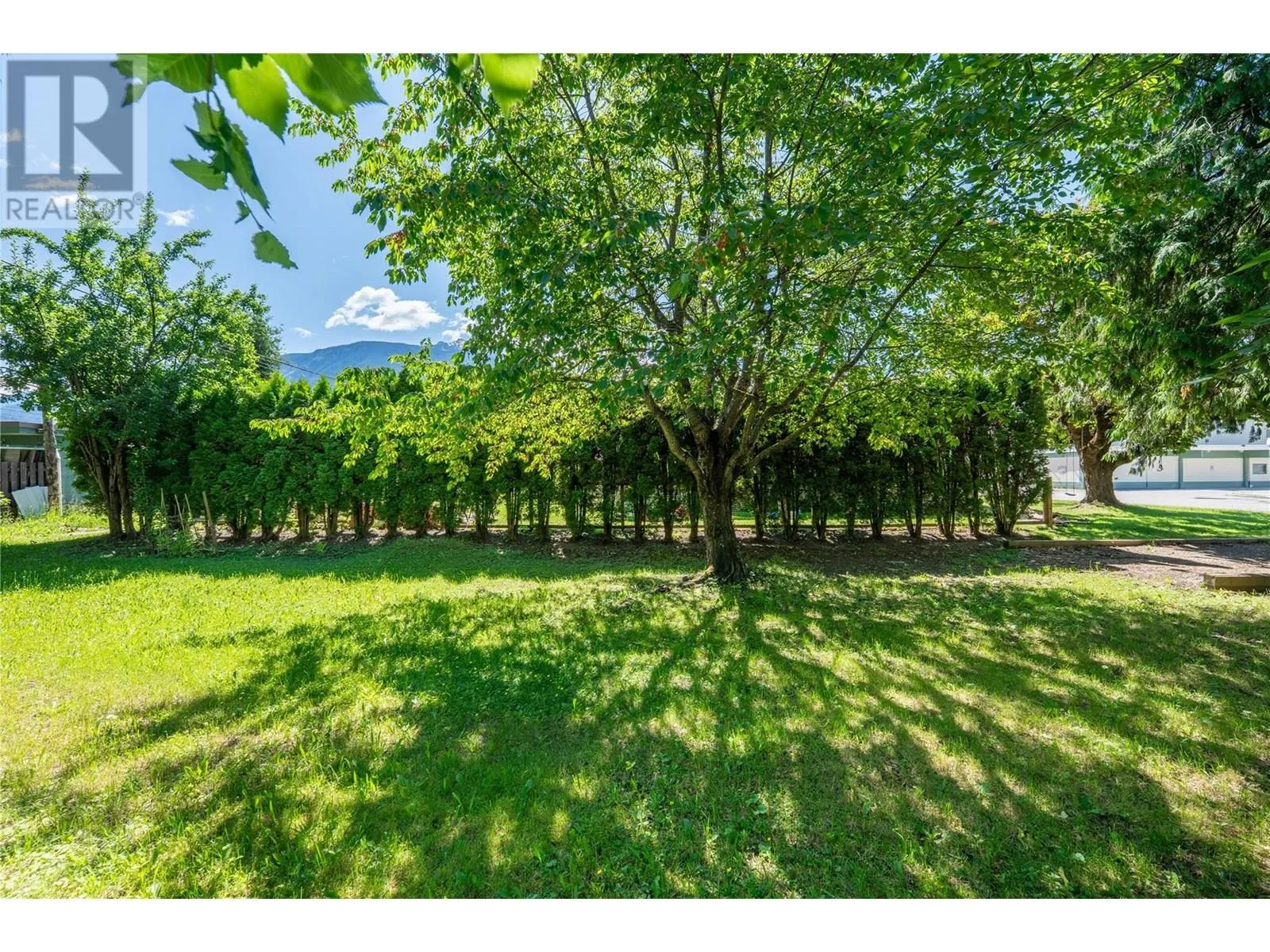 500/502 Tenth Street