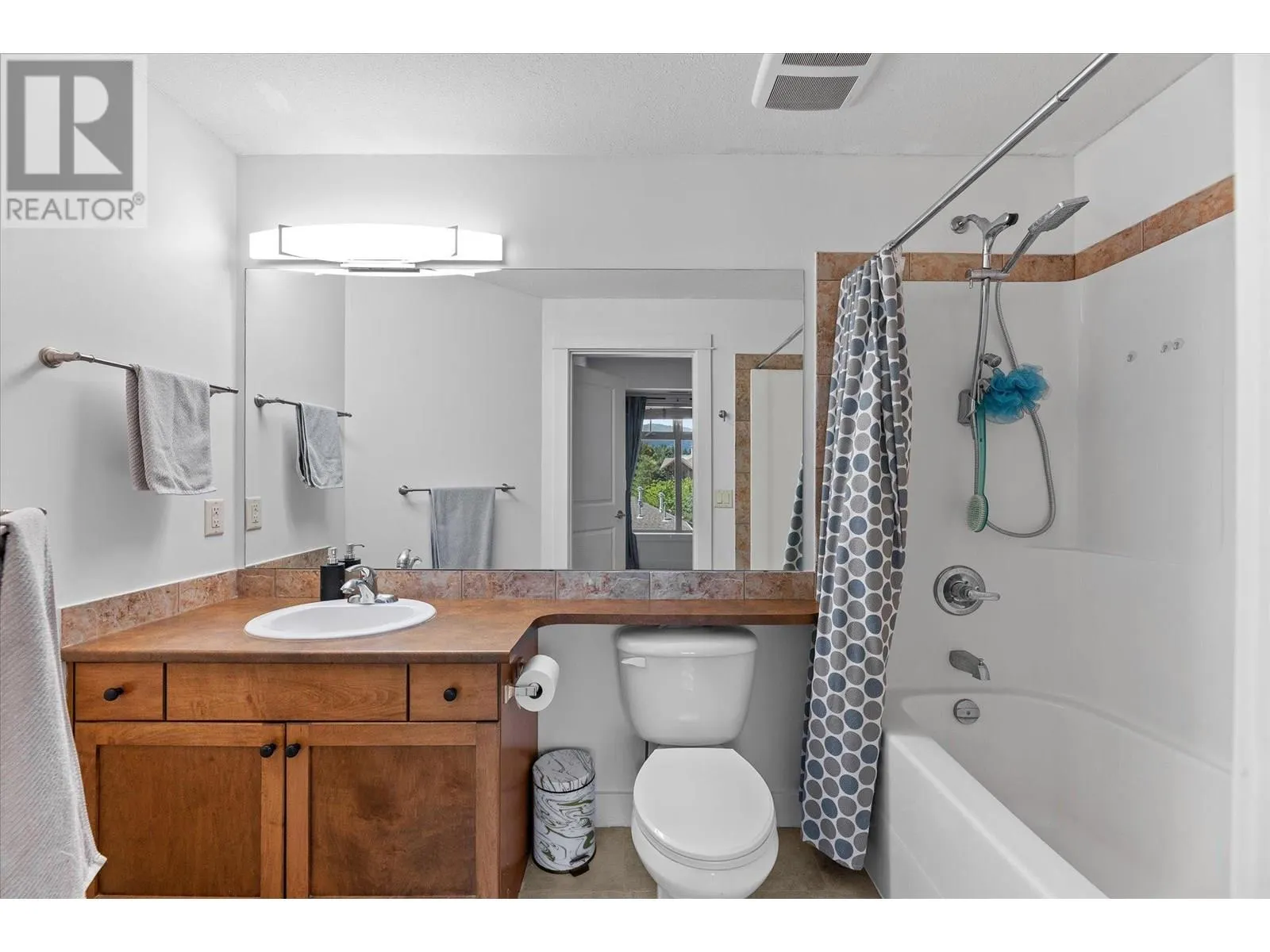2551 Shoreline Drive Unit# 204