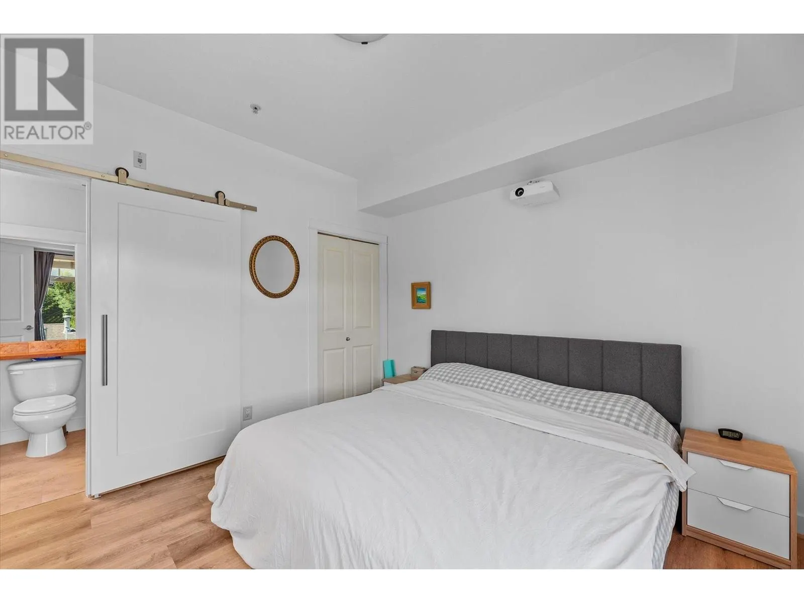 2551 Shoreline Drive Unit# 204