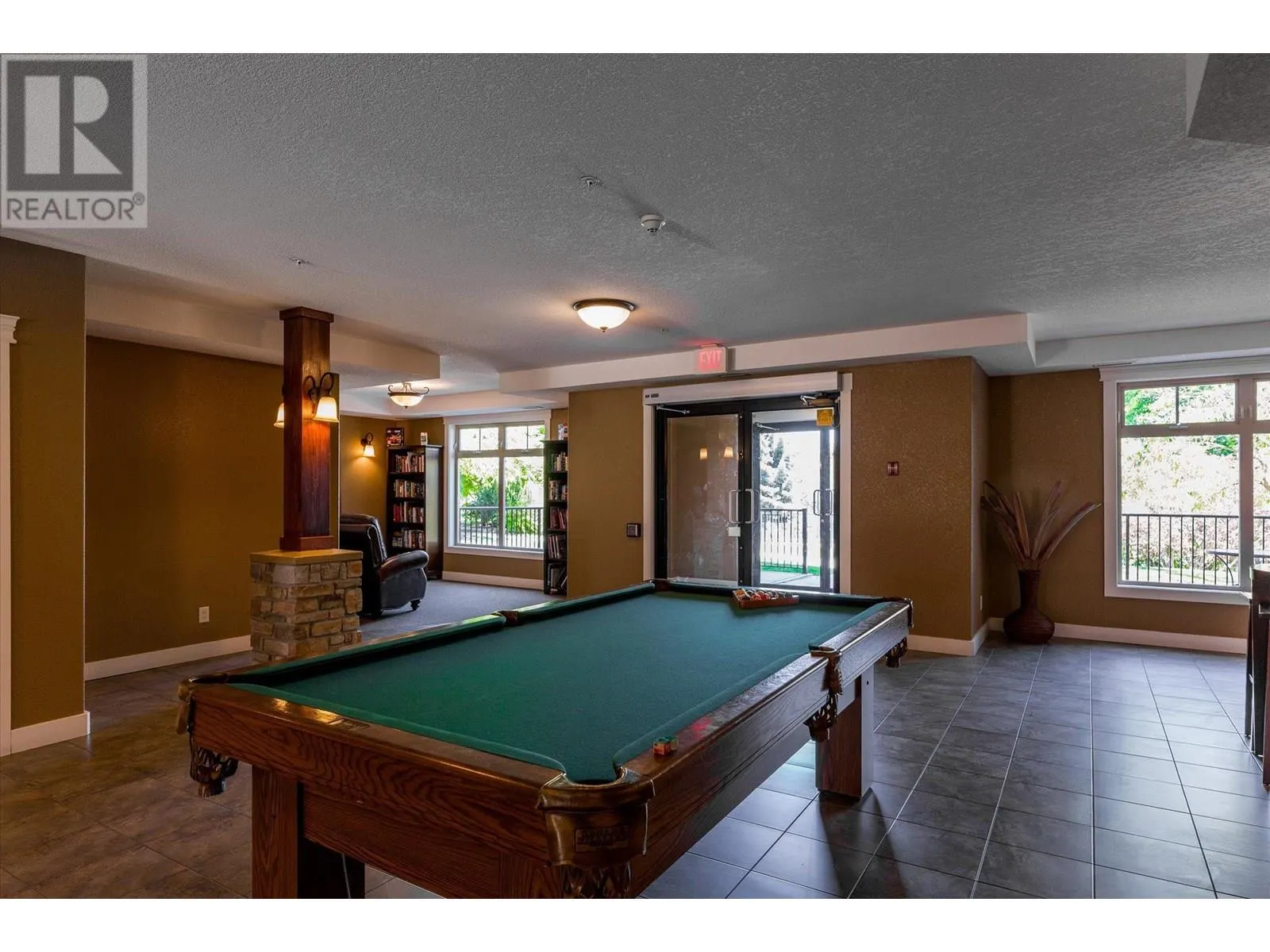 2551 Shoreline Drive Unit# 204