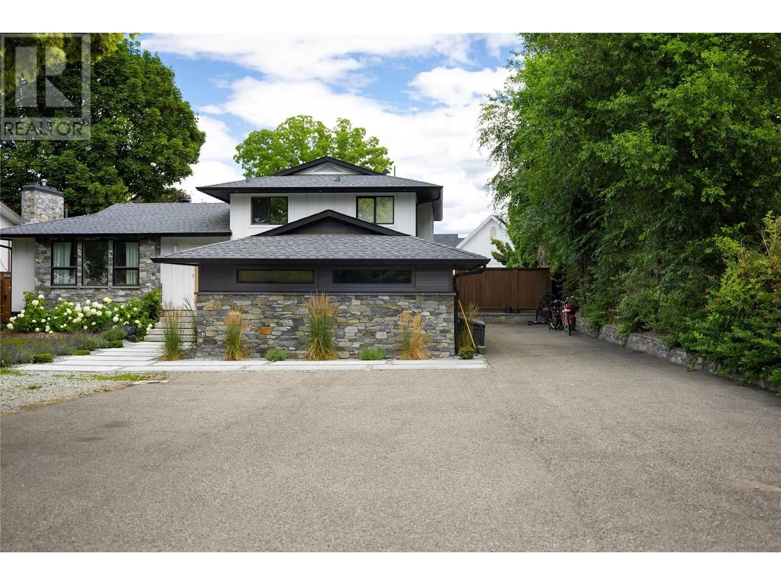 4265 Lakeshore Road