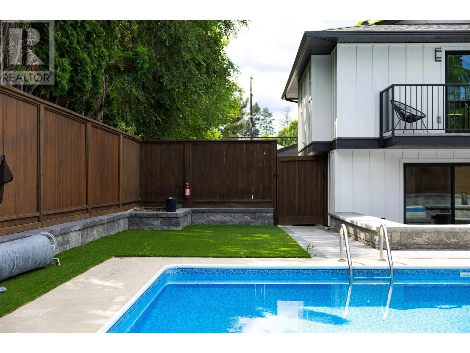 4265 Lakeshore Road