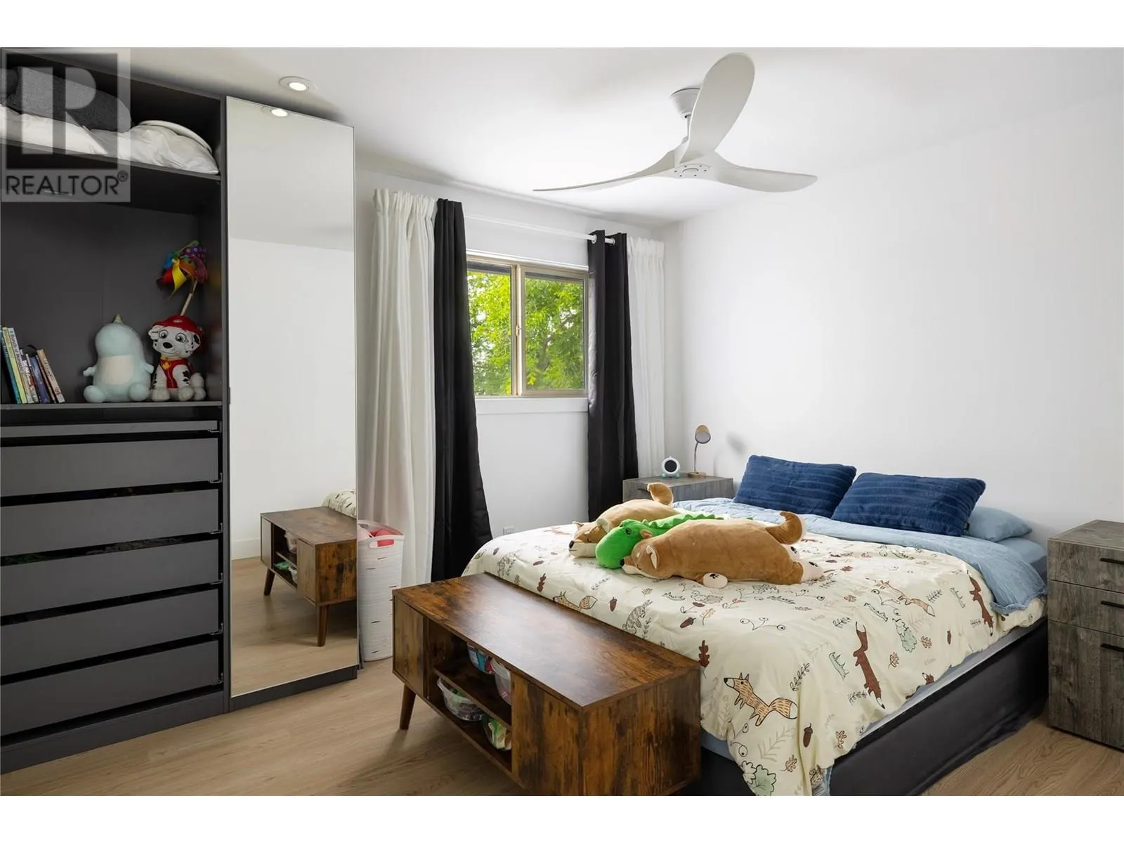 4265 Lakeshore Road