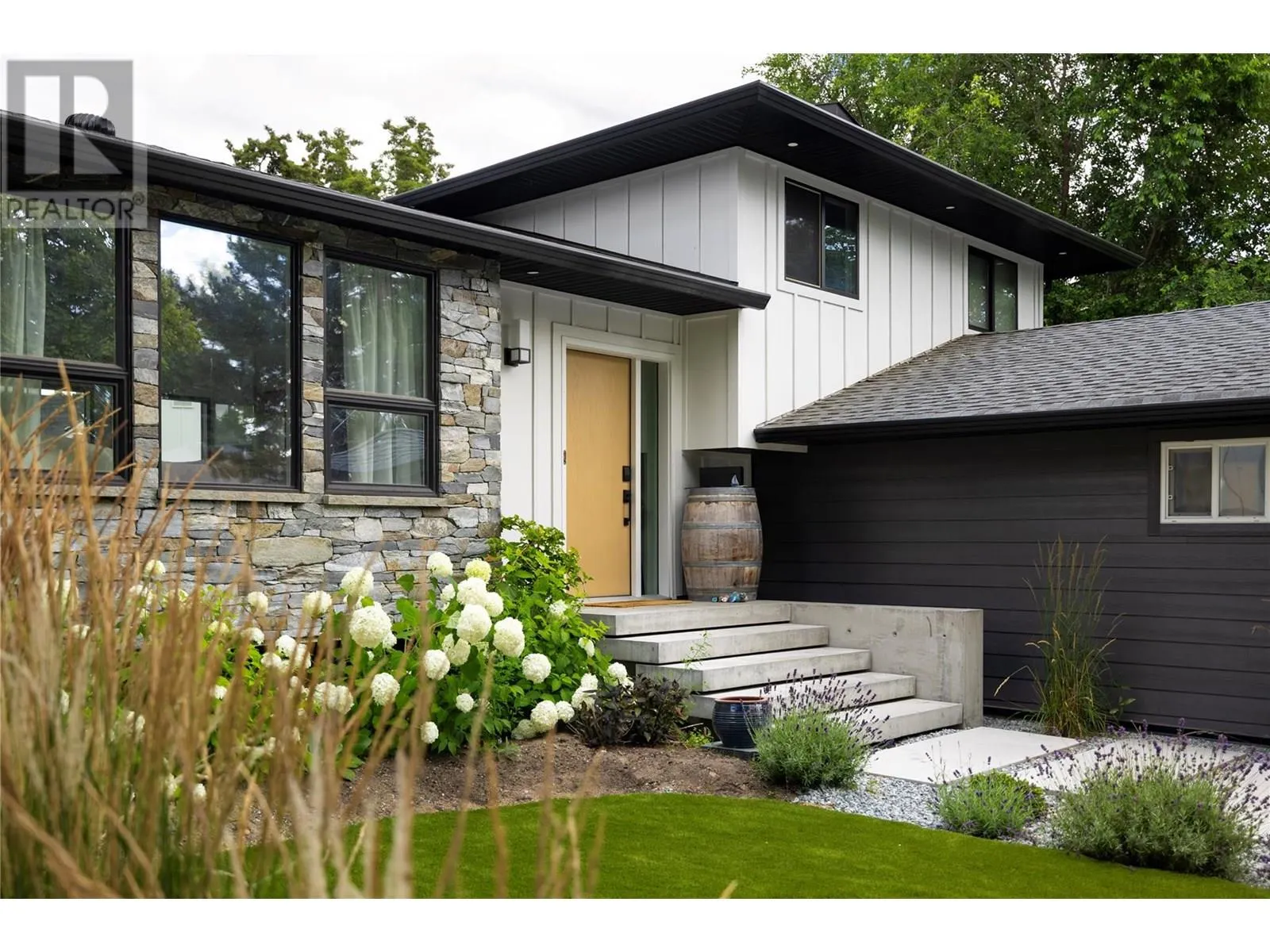 4265 Lakeshore Road