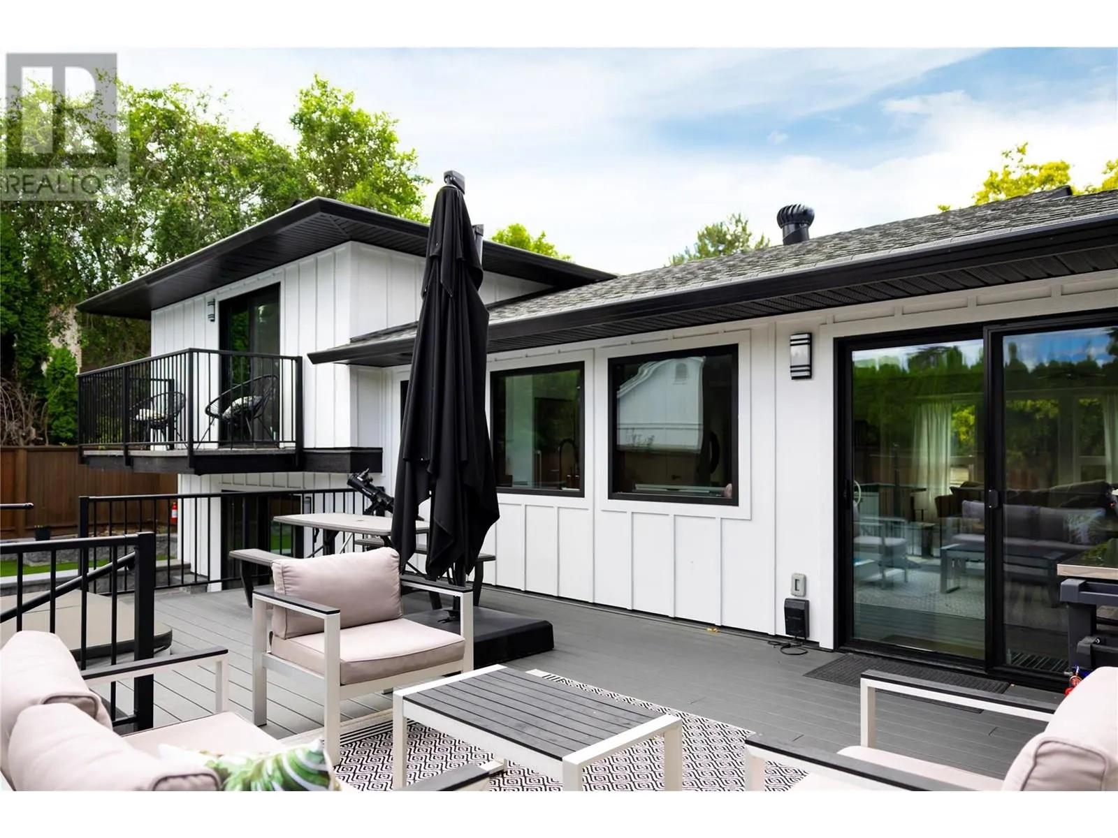 4265 Lakeshore Road