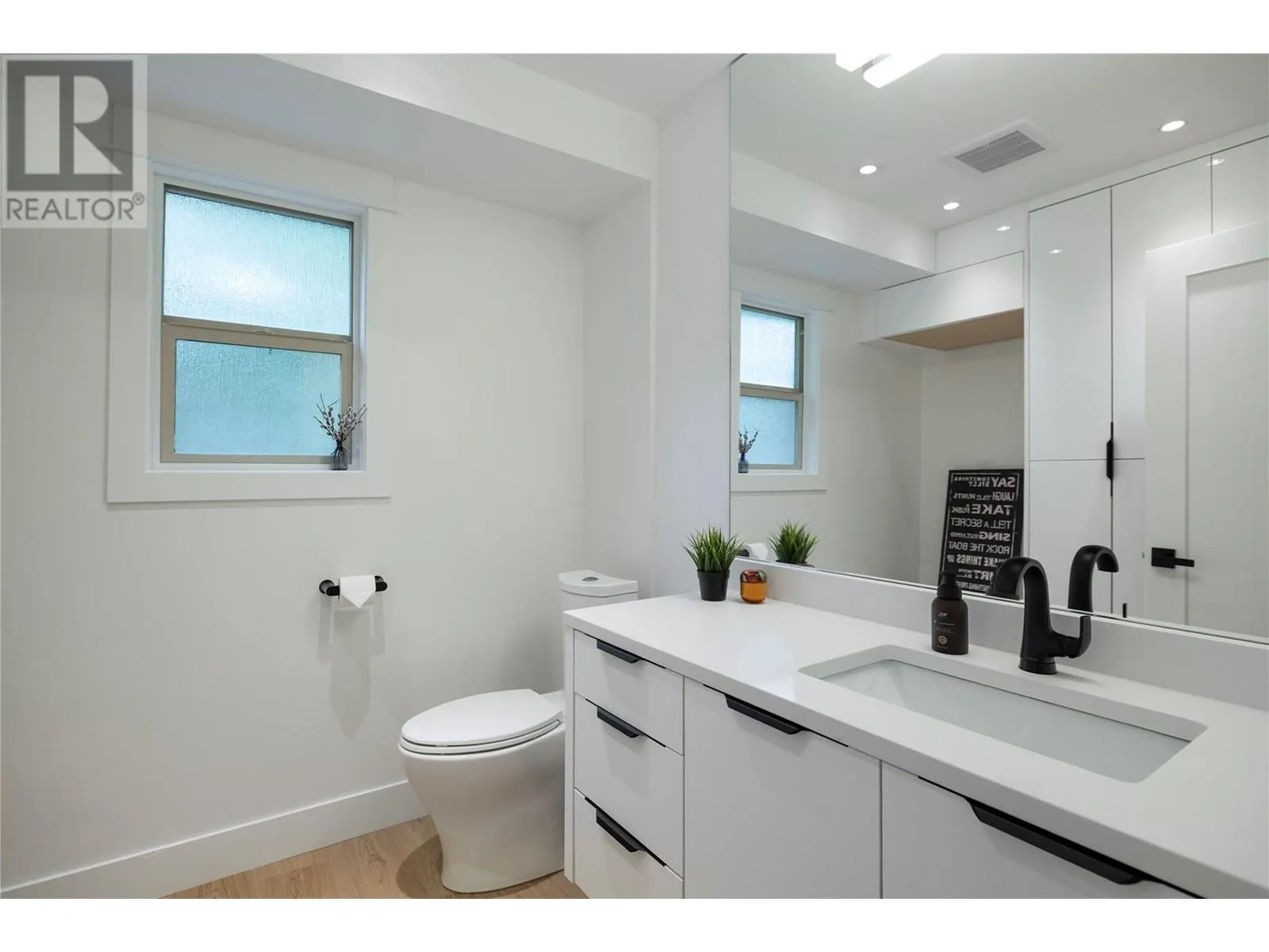 4265 Lakeshore Road