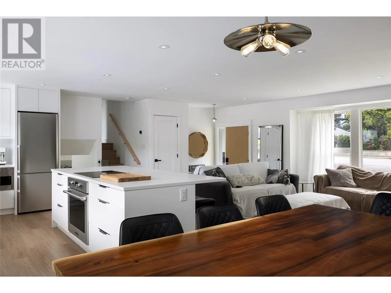 4265 Lakeshore Road