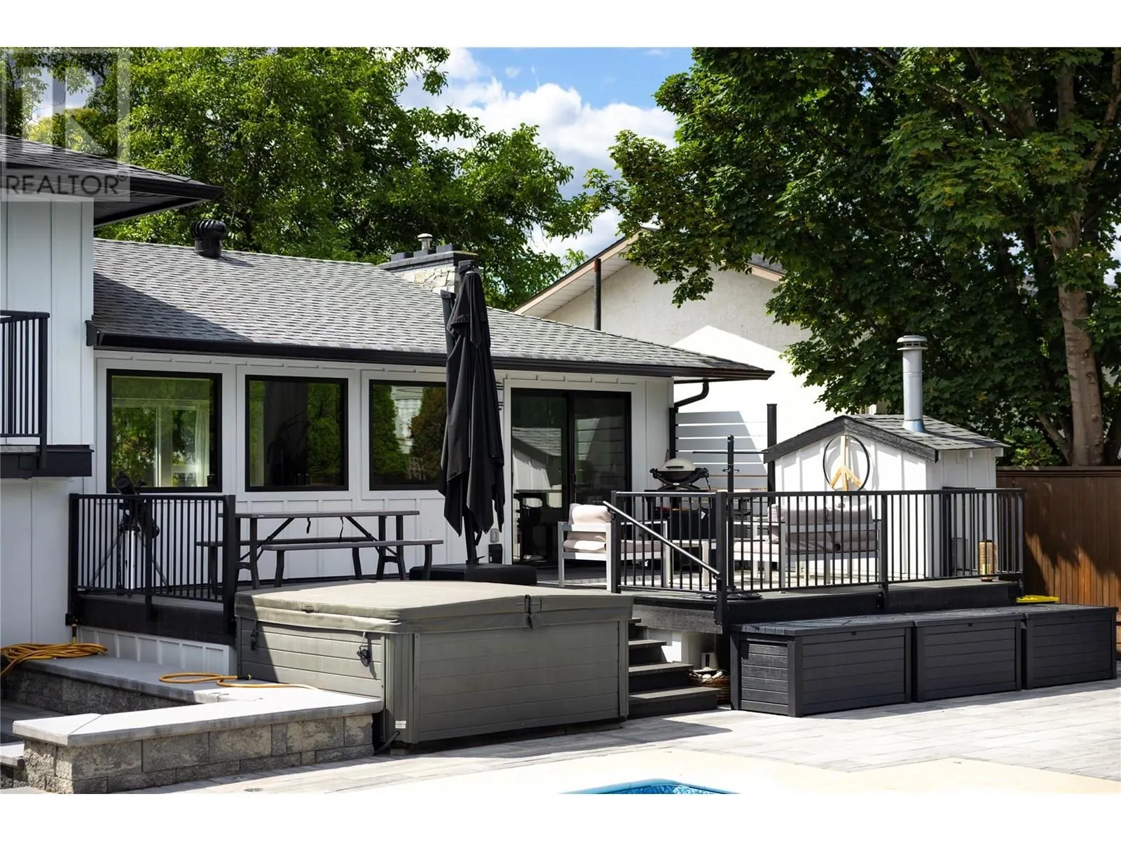 4265 Lakeshore Road