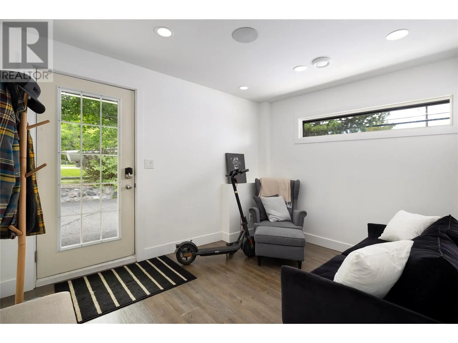 4265 Lakeshore Road
