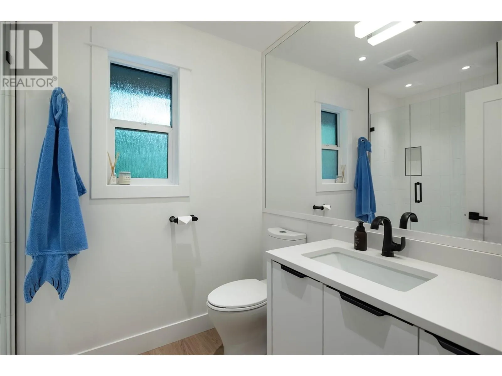 4265 Lakeshore Road