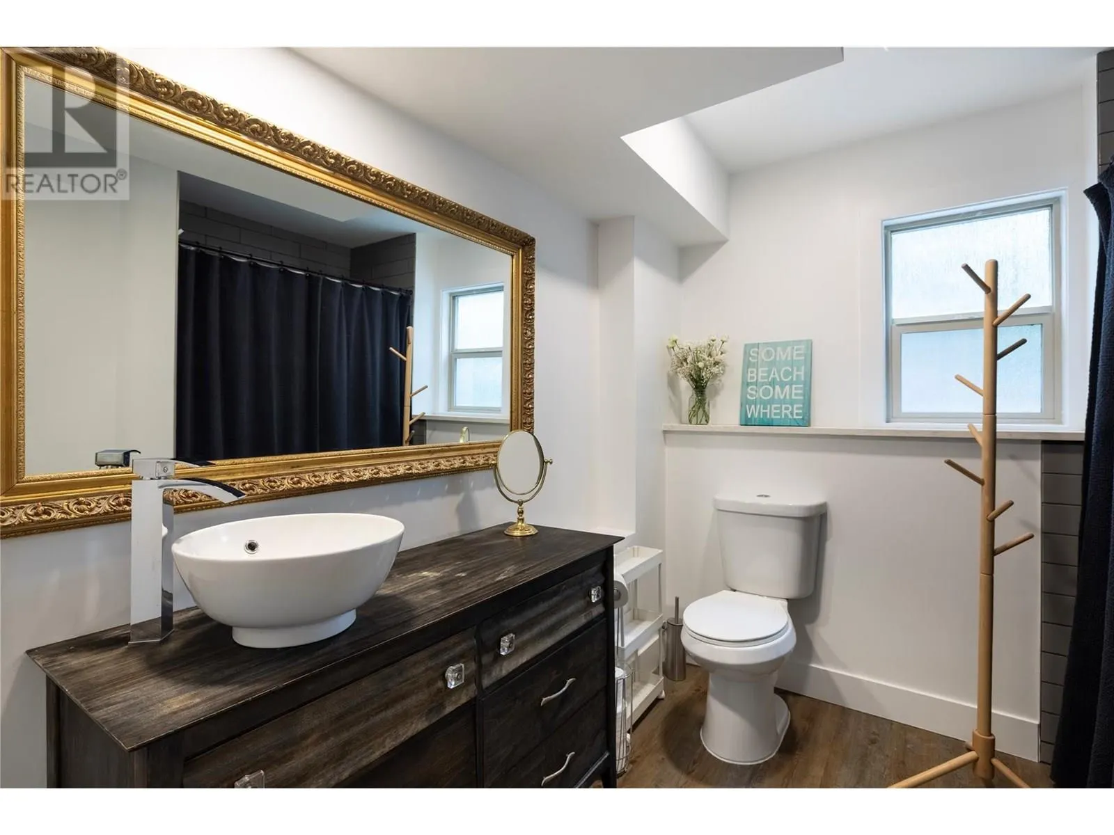 4265 Lakeshore Road