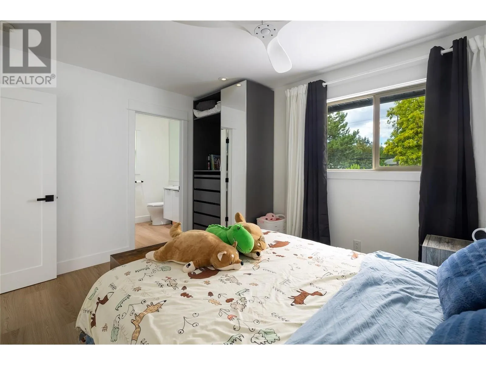 4265 Lakeshore Road