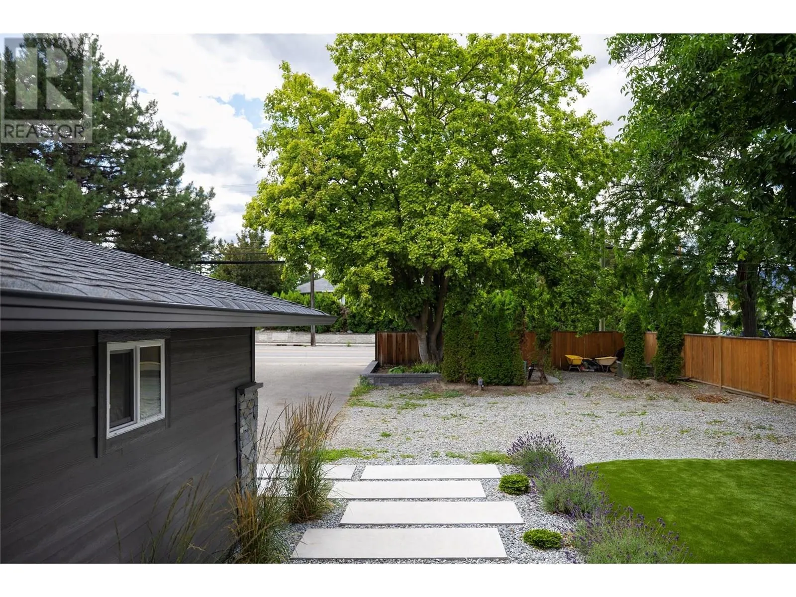 4265 Lakeshore Road