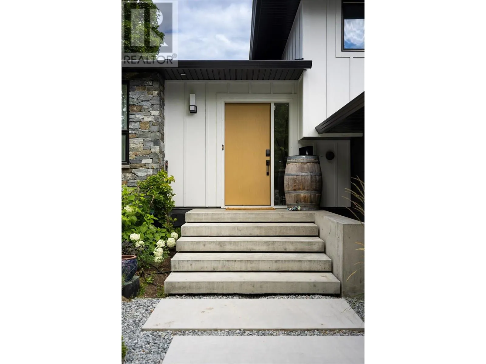4265 Lakeshore Road