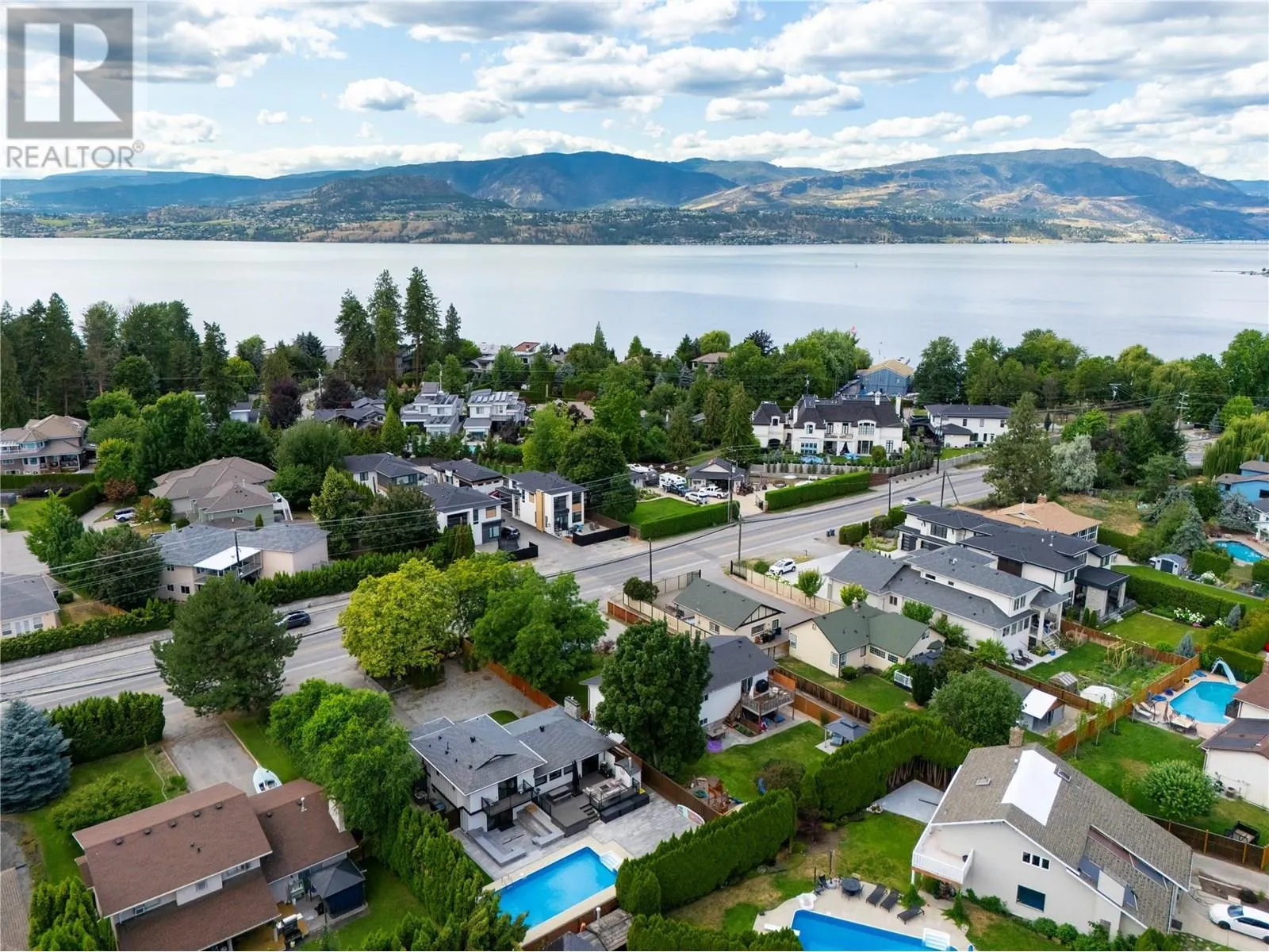 4265 Lakeshore Road