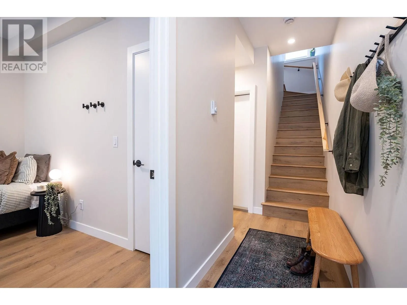 1213 Douglas Street W