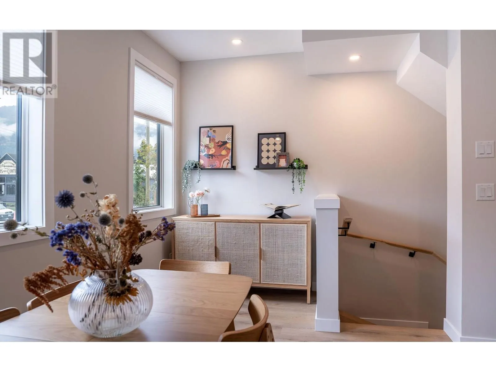1213 Douglas Street W