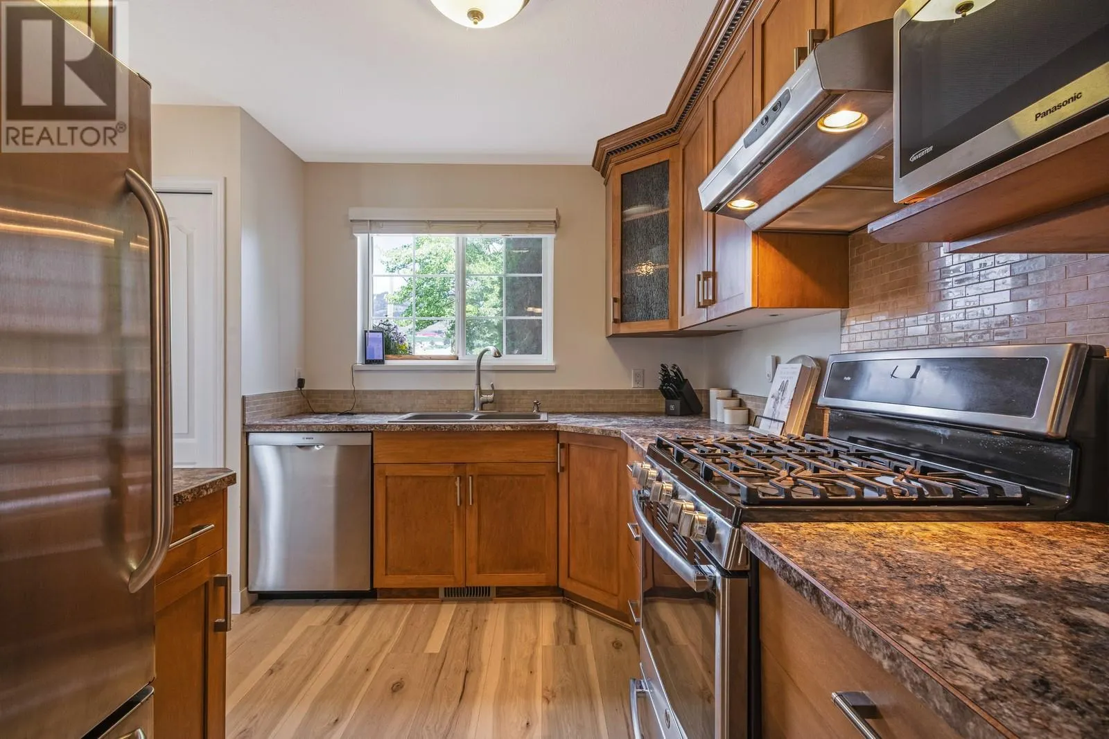142 Prior Road S