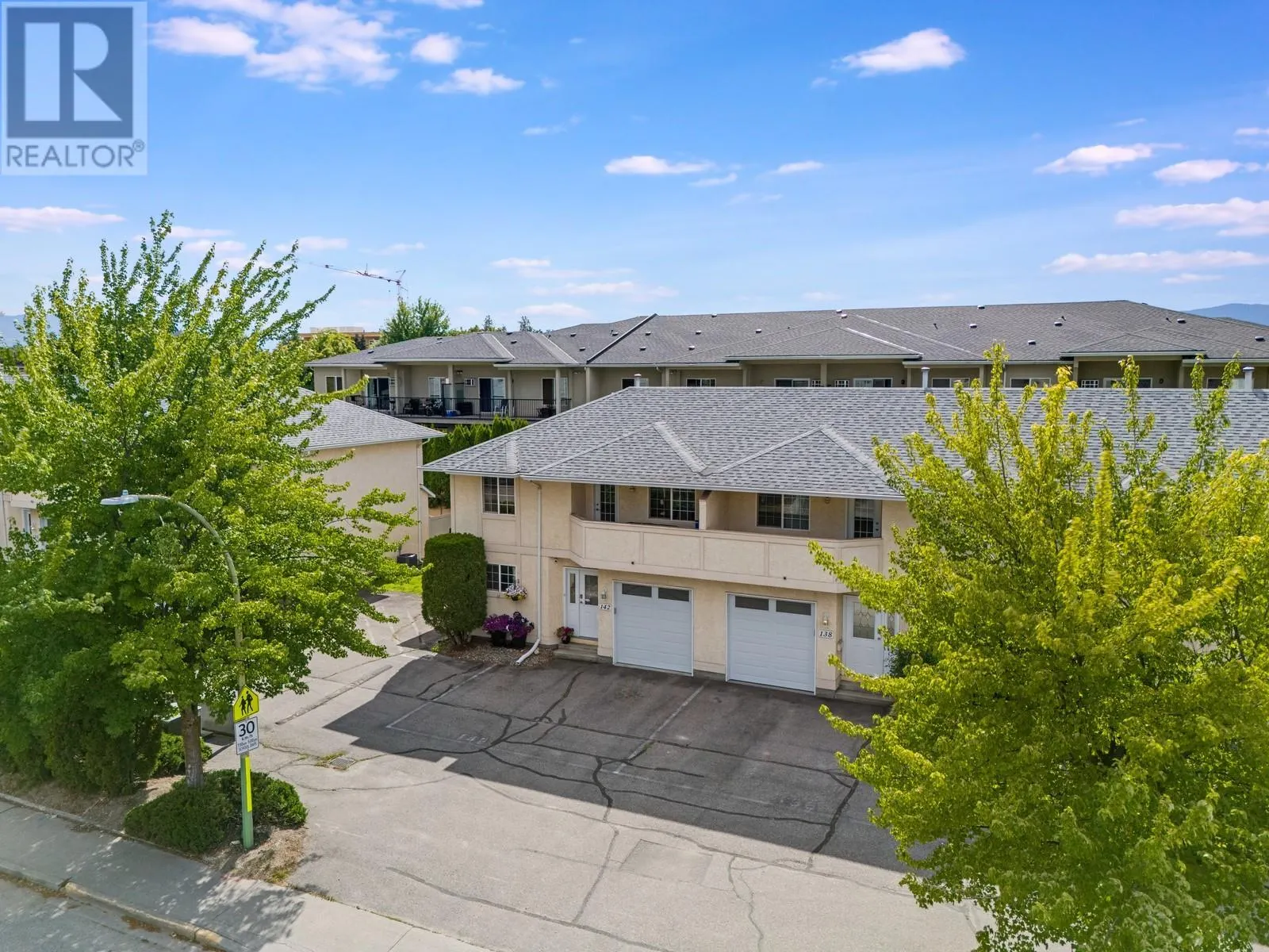 142 Prior Road S