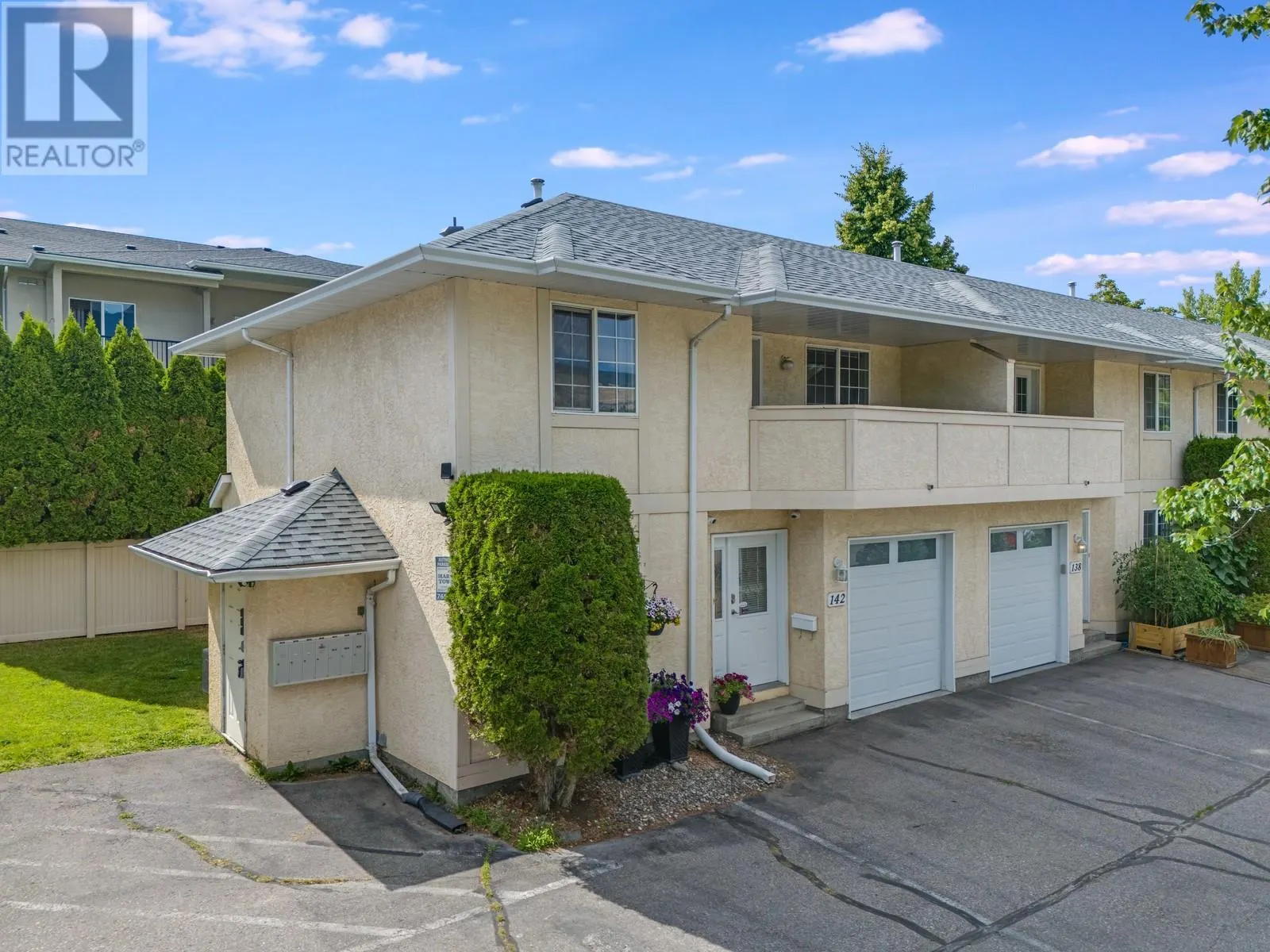 142 Prior Road S