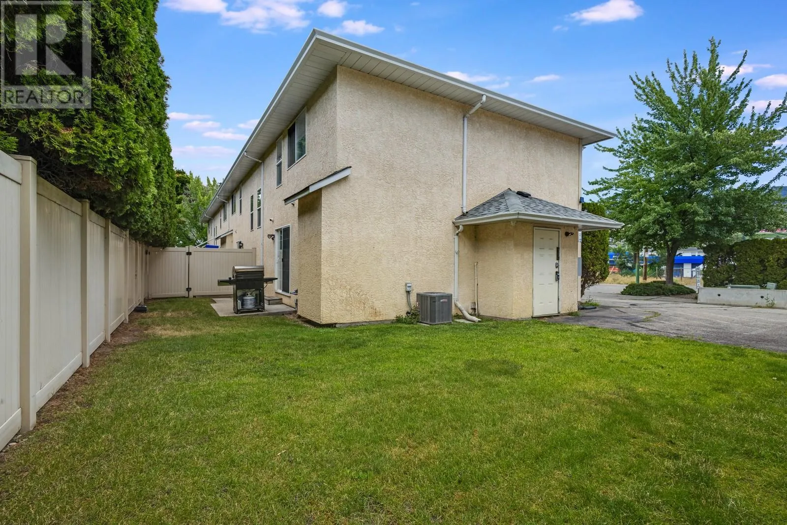 142 Prior Road S