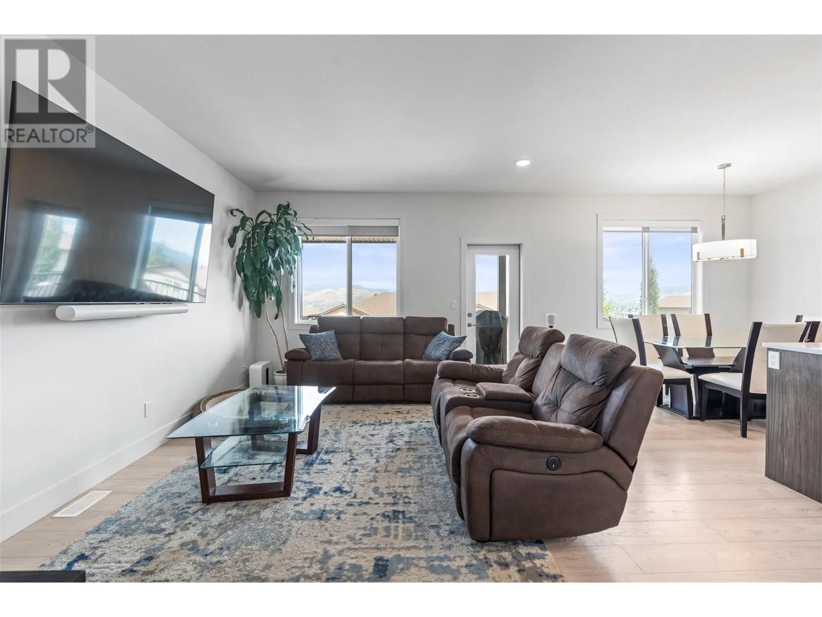 933 Mount Robson Place Unit# 10