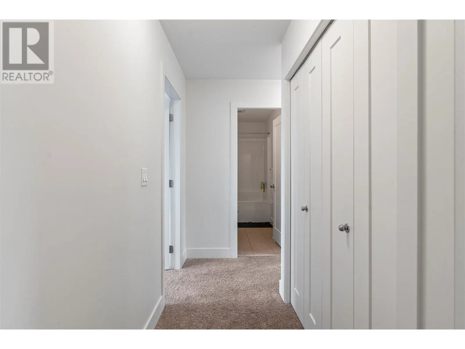 933 Mount Robson Place Unit# 10