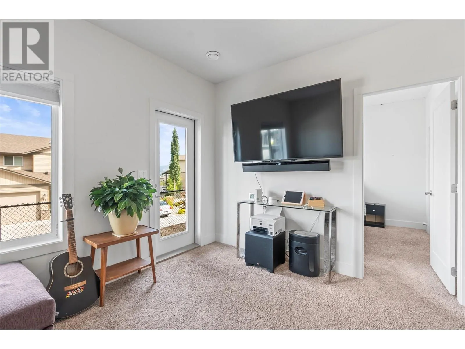 933 Mount Robson Place Unit# 10