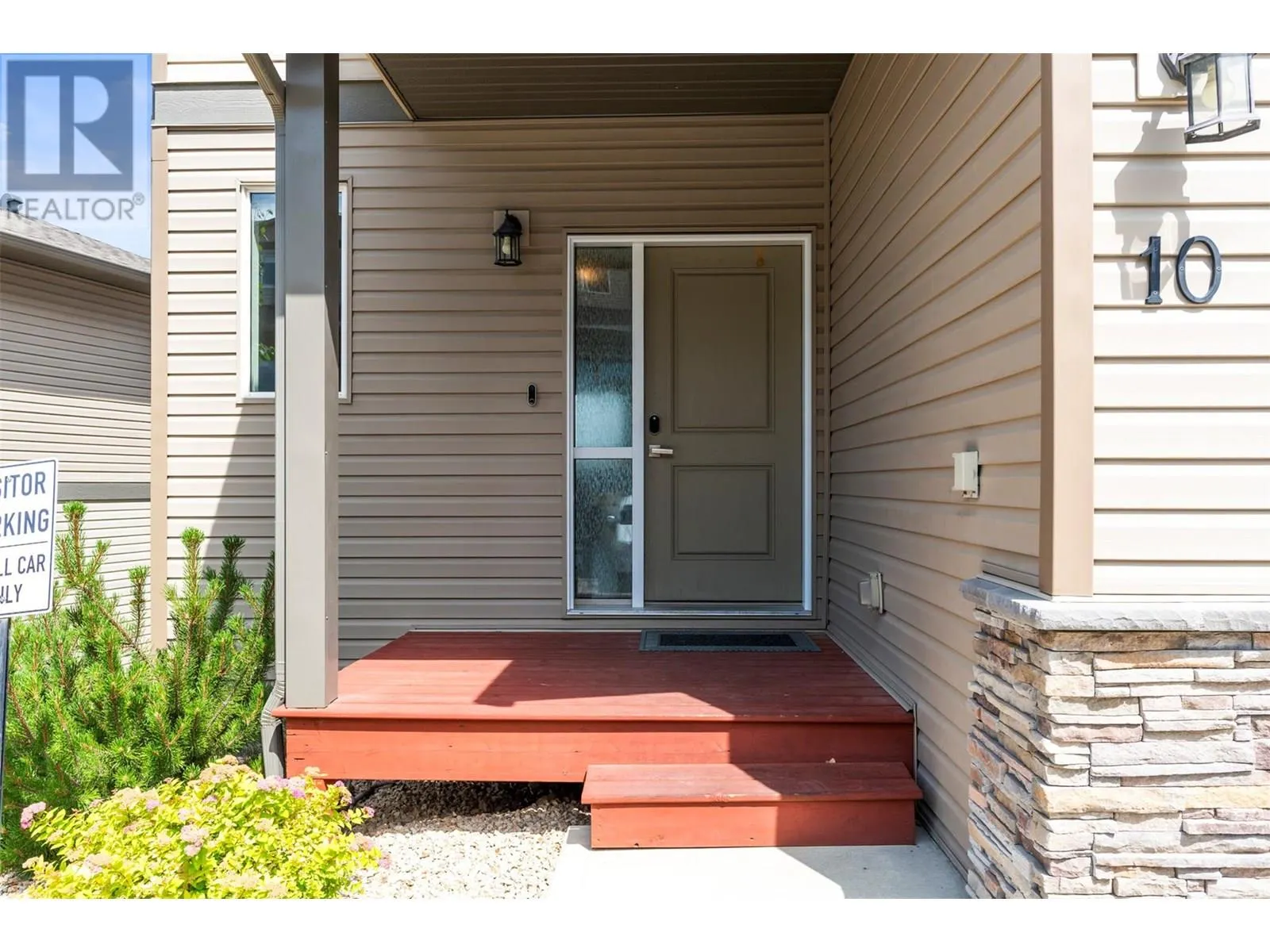 933 Mount Robson Place Unit# 10