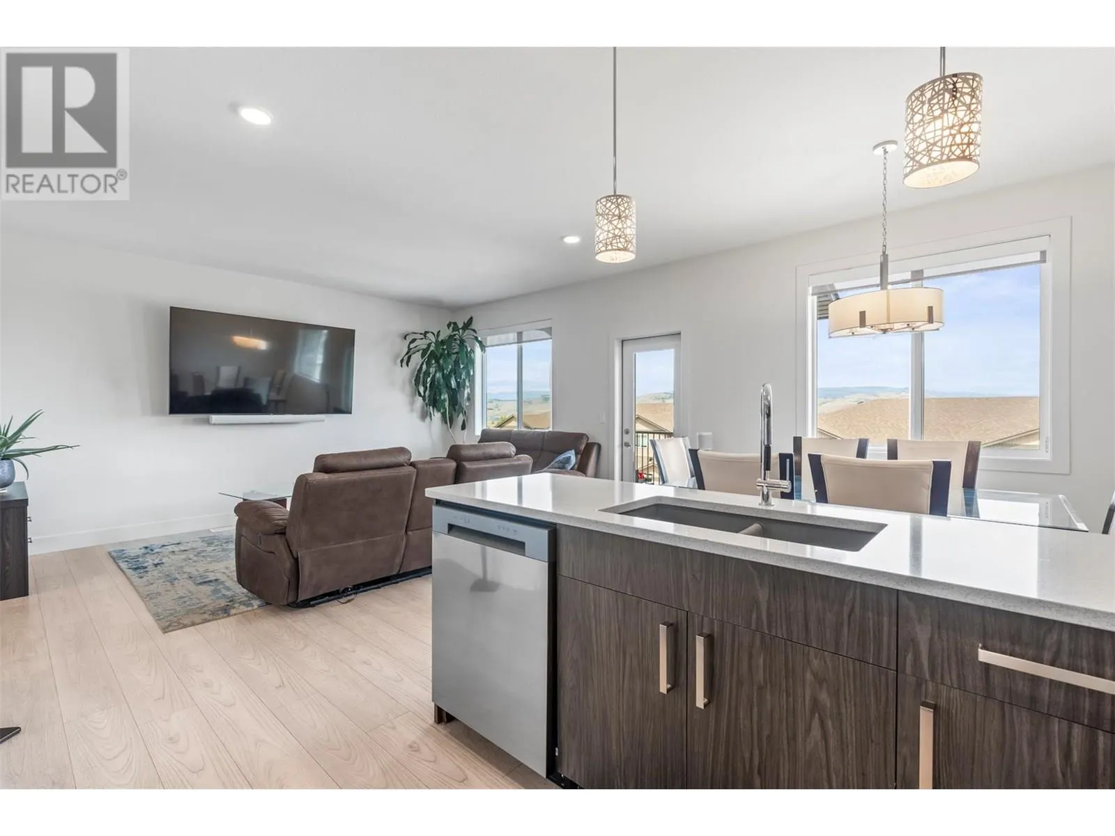 933 Mount Robson Place Unit# 10