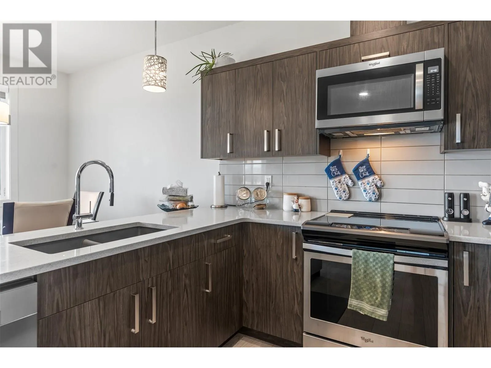 933 Mount Robson Place Unit# 10