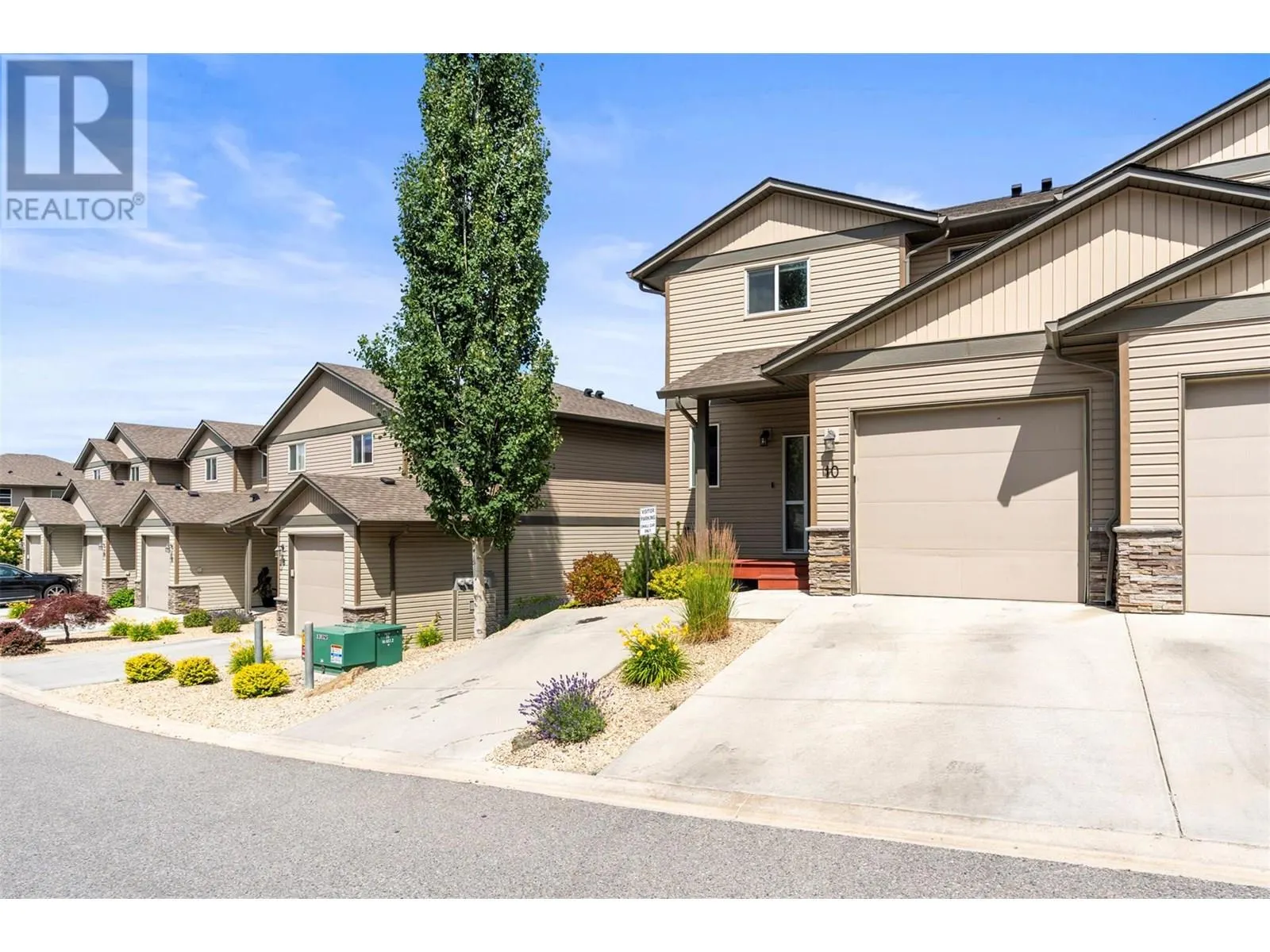 933 Mount Robson Place Unit# 10