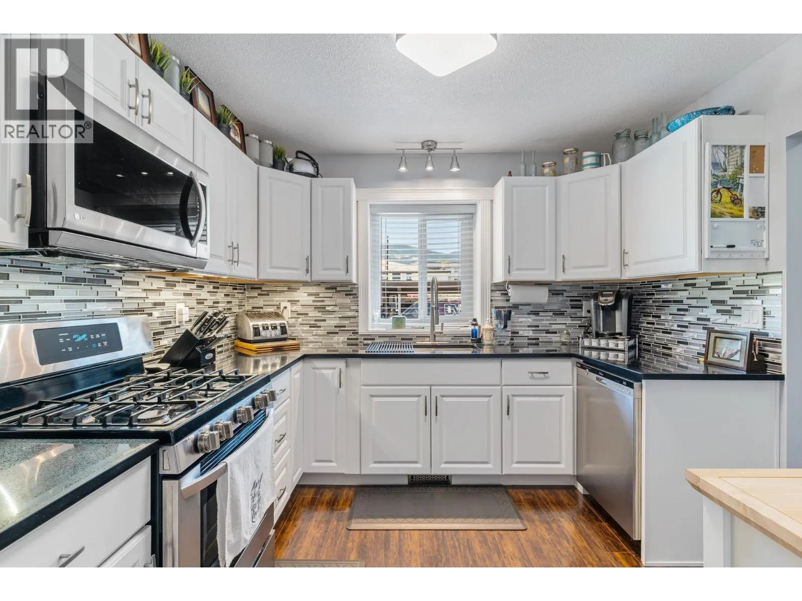 190 McIntosh Road Unit# 5
