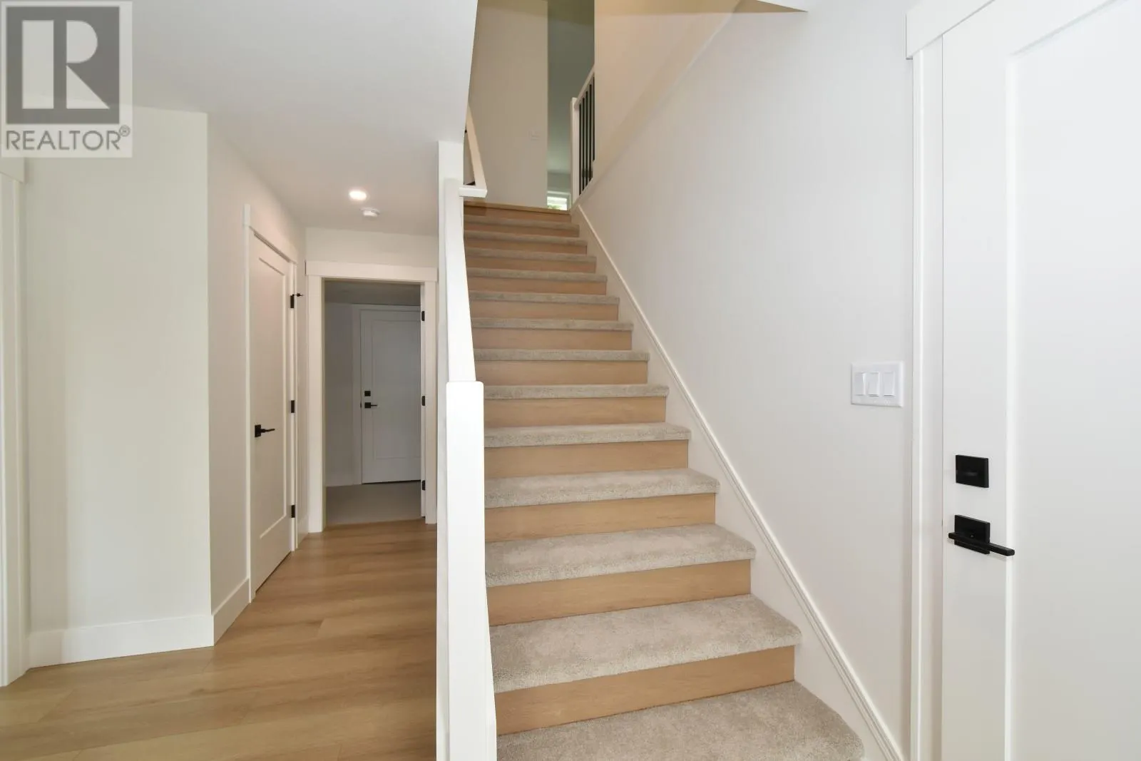 2537 Valley Place
