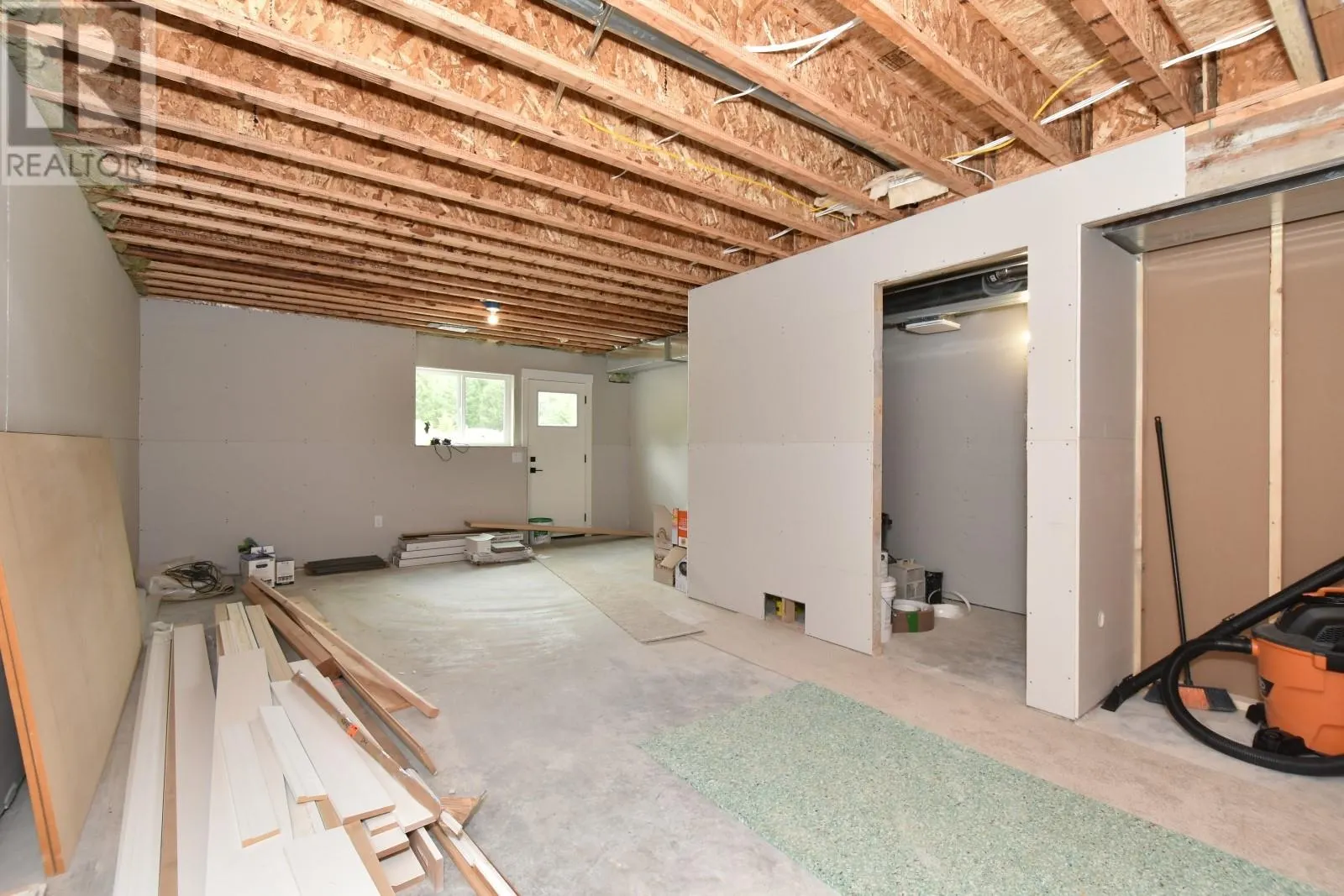 2537 Valley Place