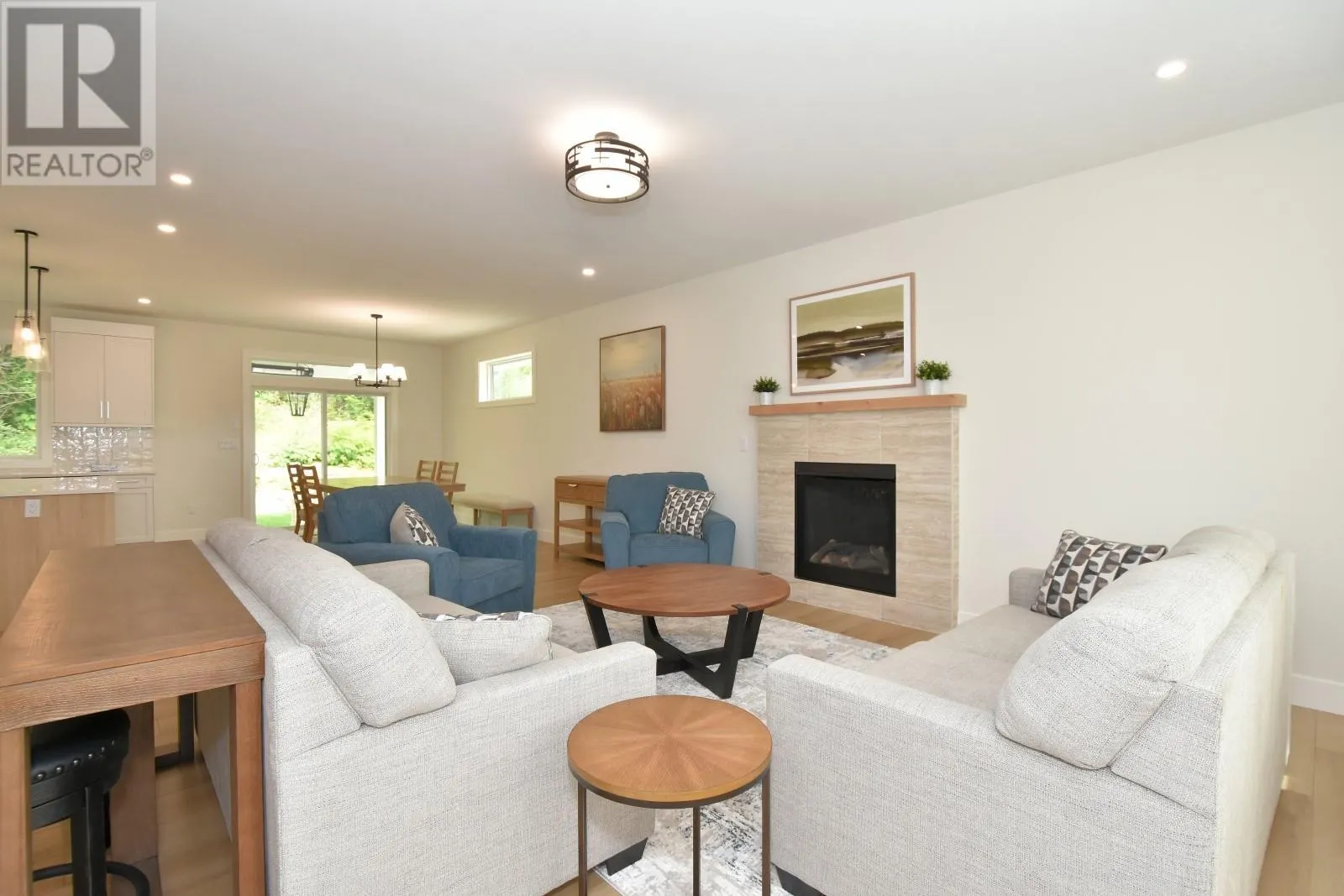 2537 Valley Place
