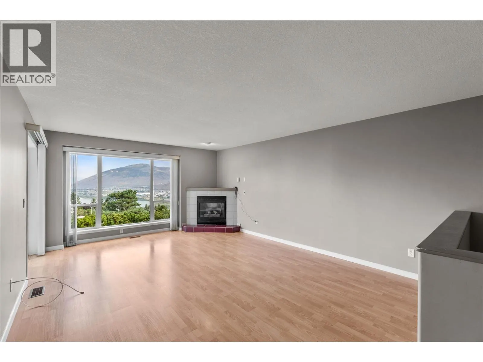 255 Pemberton Terrace Unit# 3