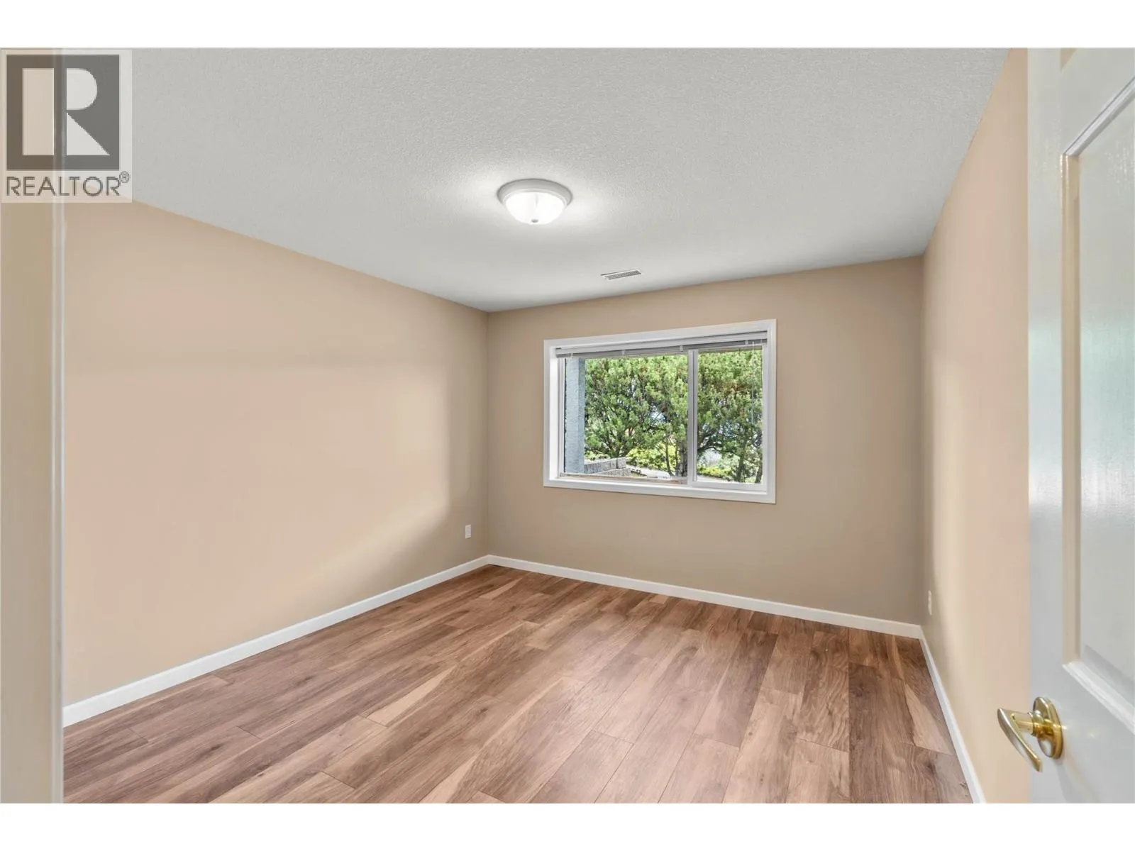 255 Pemberton Terrace Unit# 3