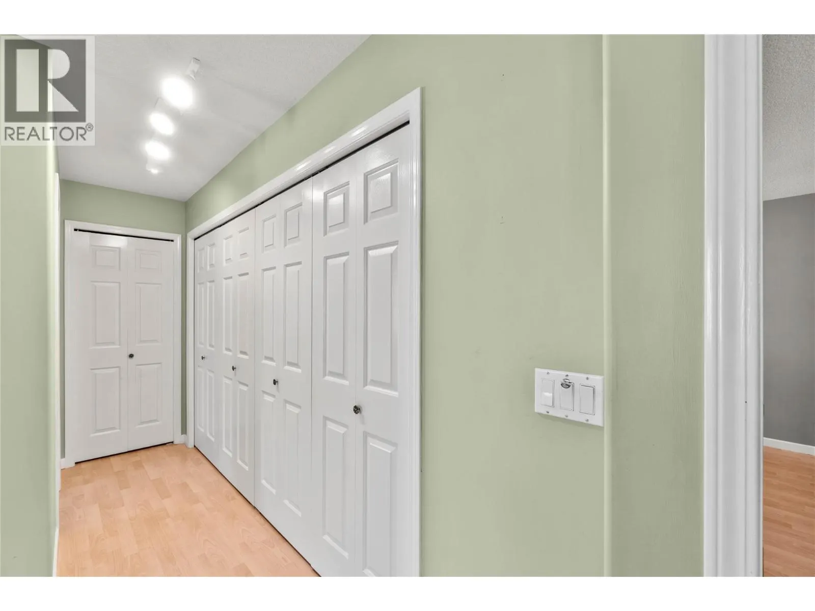 255 Pemberton Terrace Unit# 3