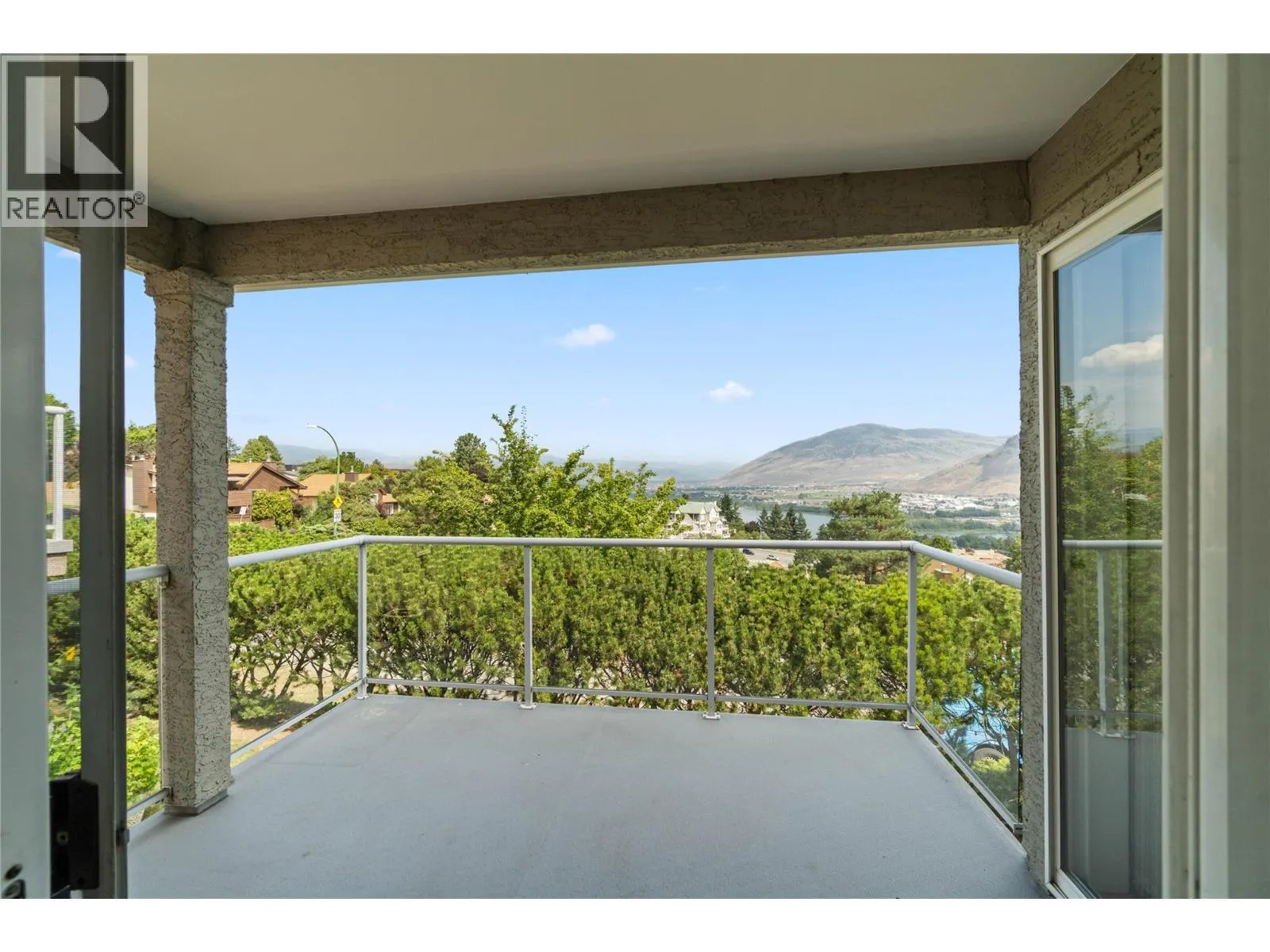 255 Pemberton Terrace Unit# 3