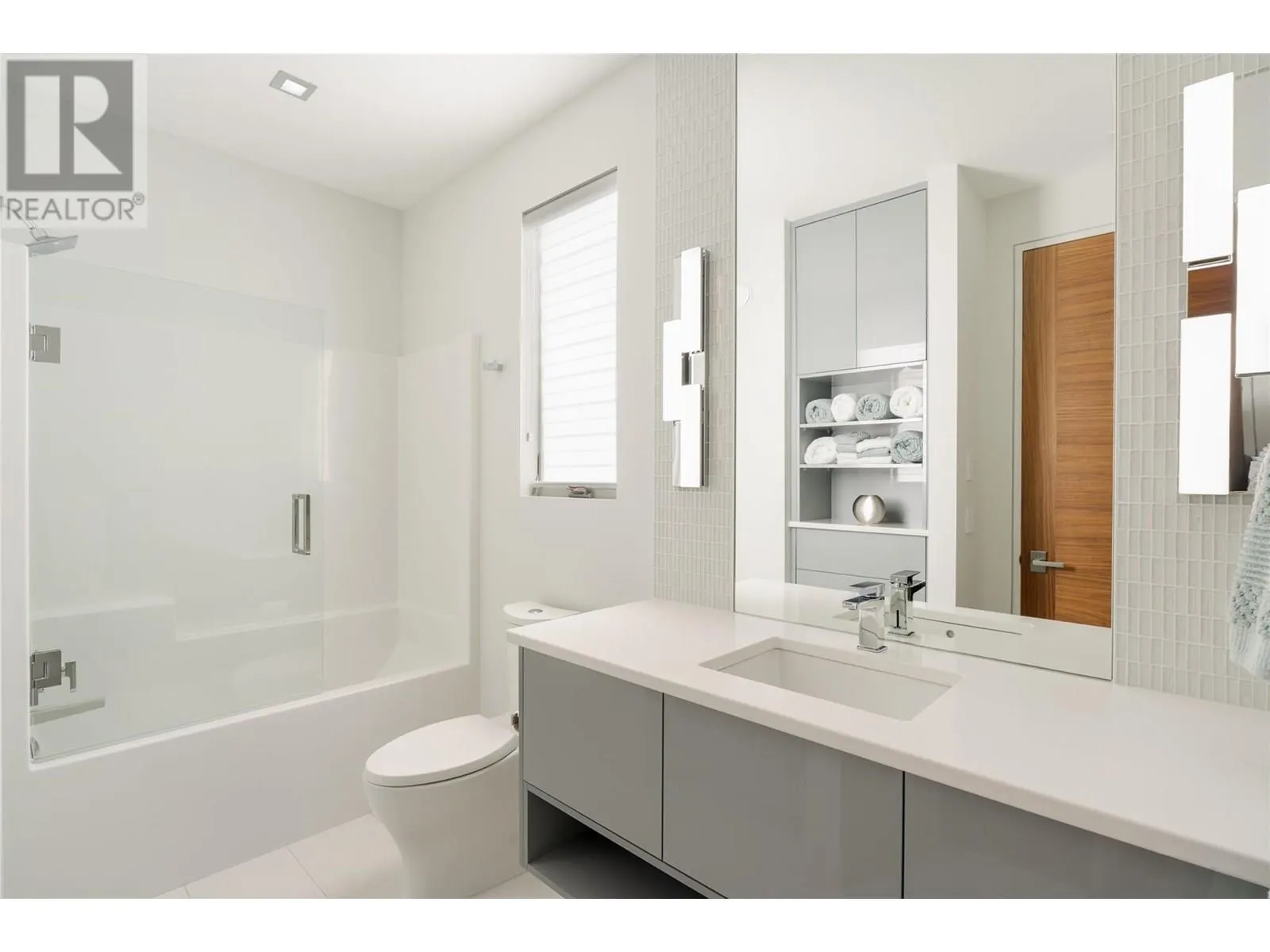 2469 Thacker Drive